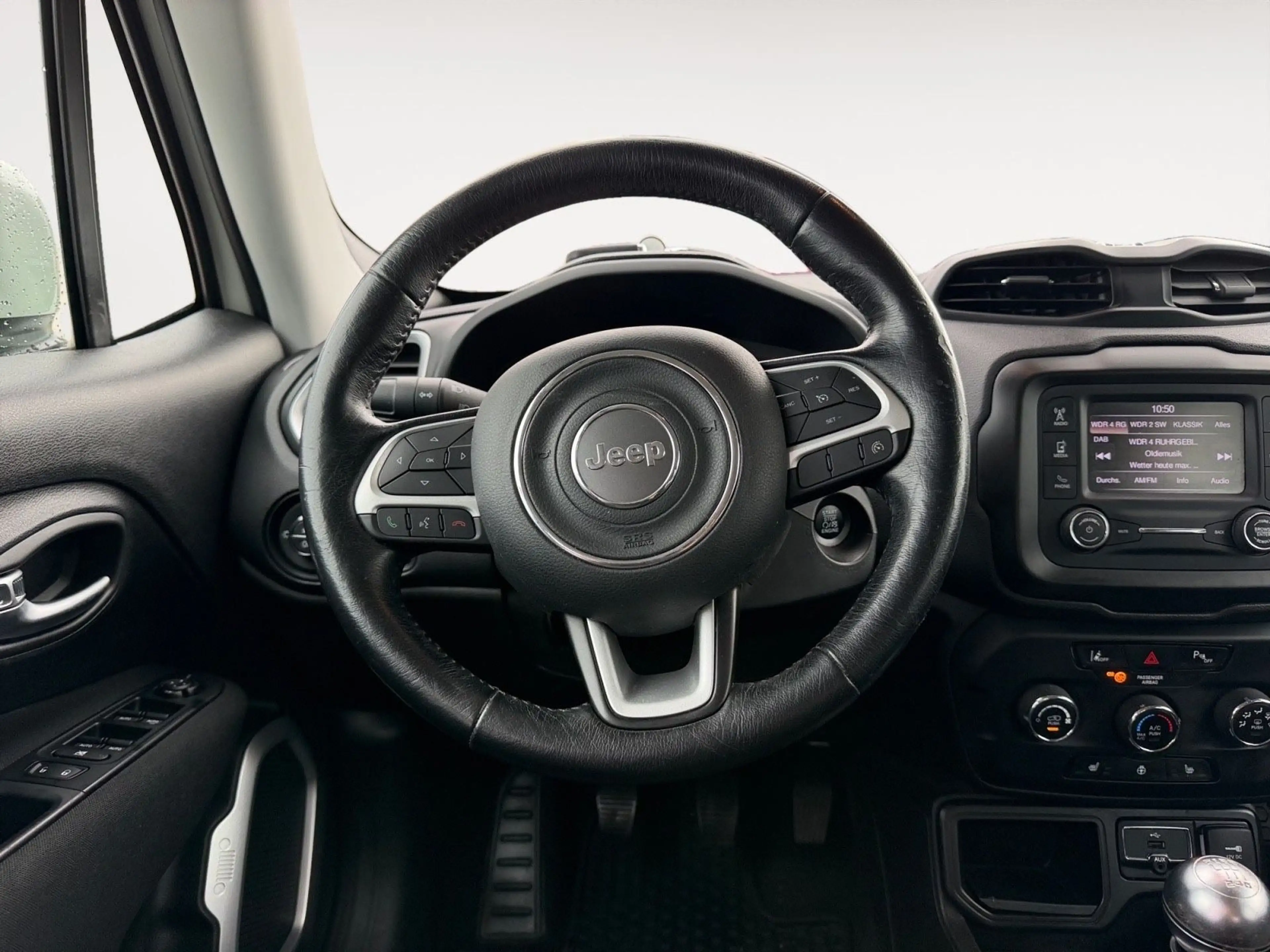 Jeep Renegade Longitude FWD — photo 12
