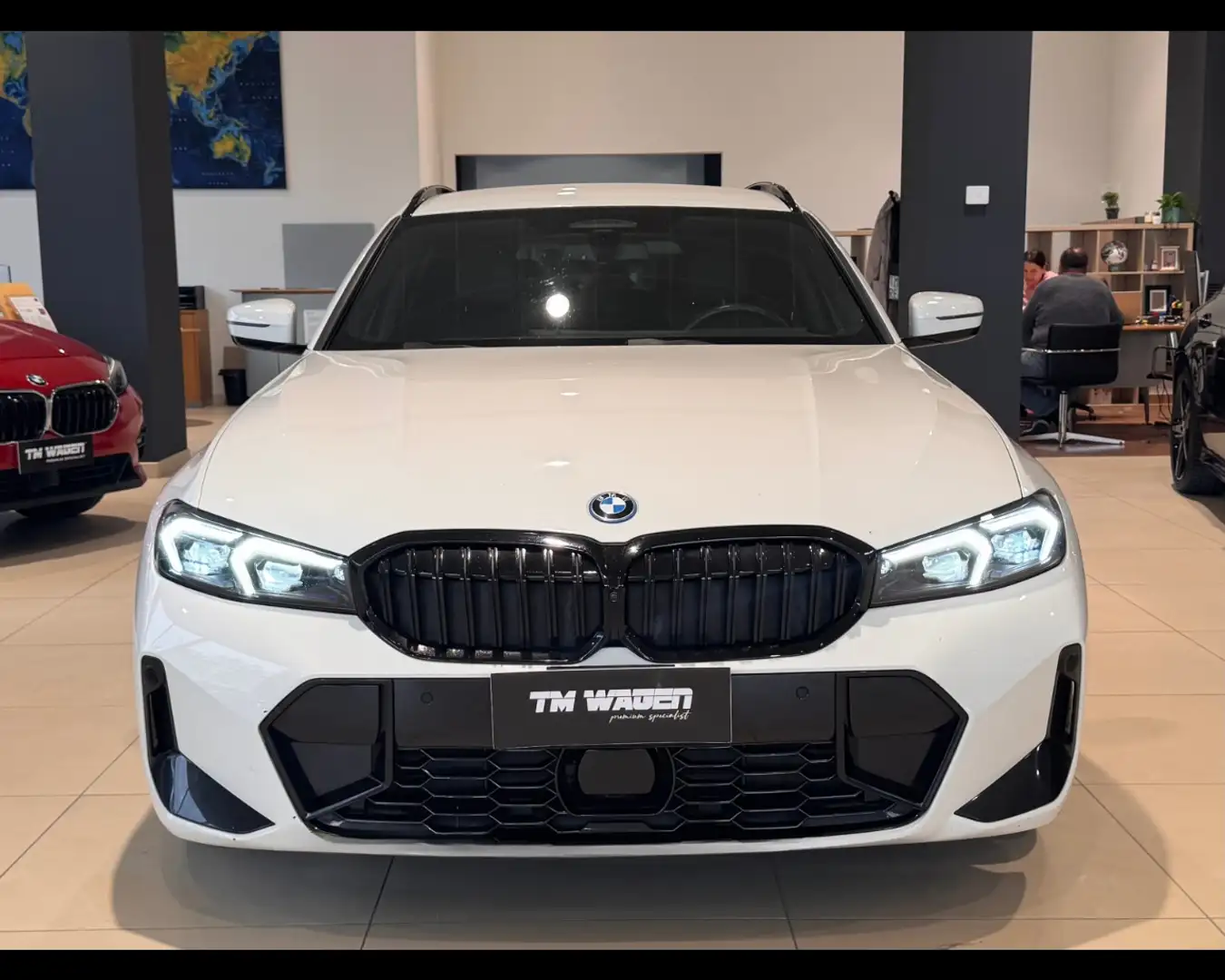 BMW 320 Serie 3 320e Touring Msport phev 163cv 2023 Blanc - 2
