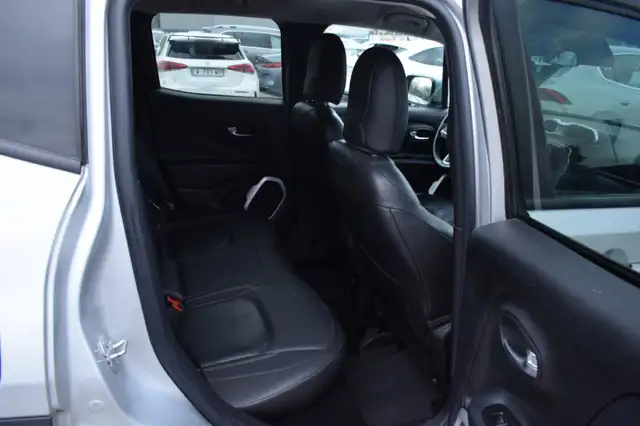 Jeep Renegade view 15