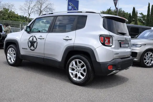 Jeep Renegade view 11