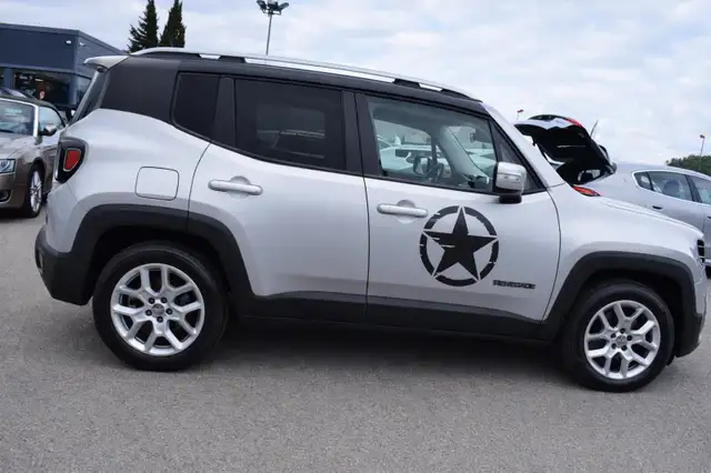 Jeep Renegade view 8