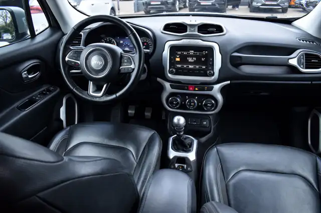 Jeep Renegade view 2
