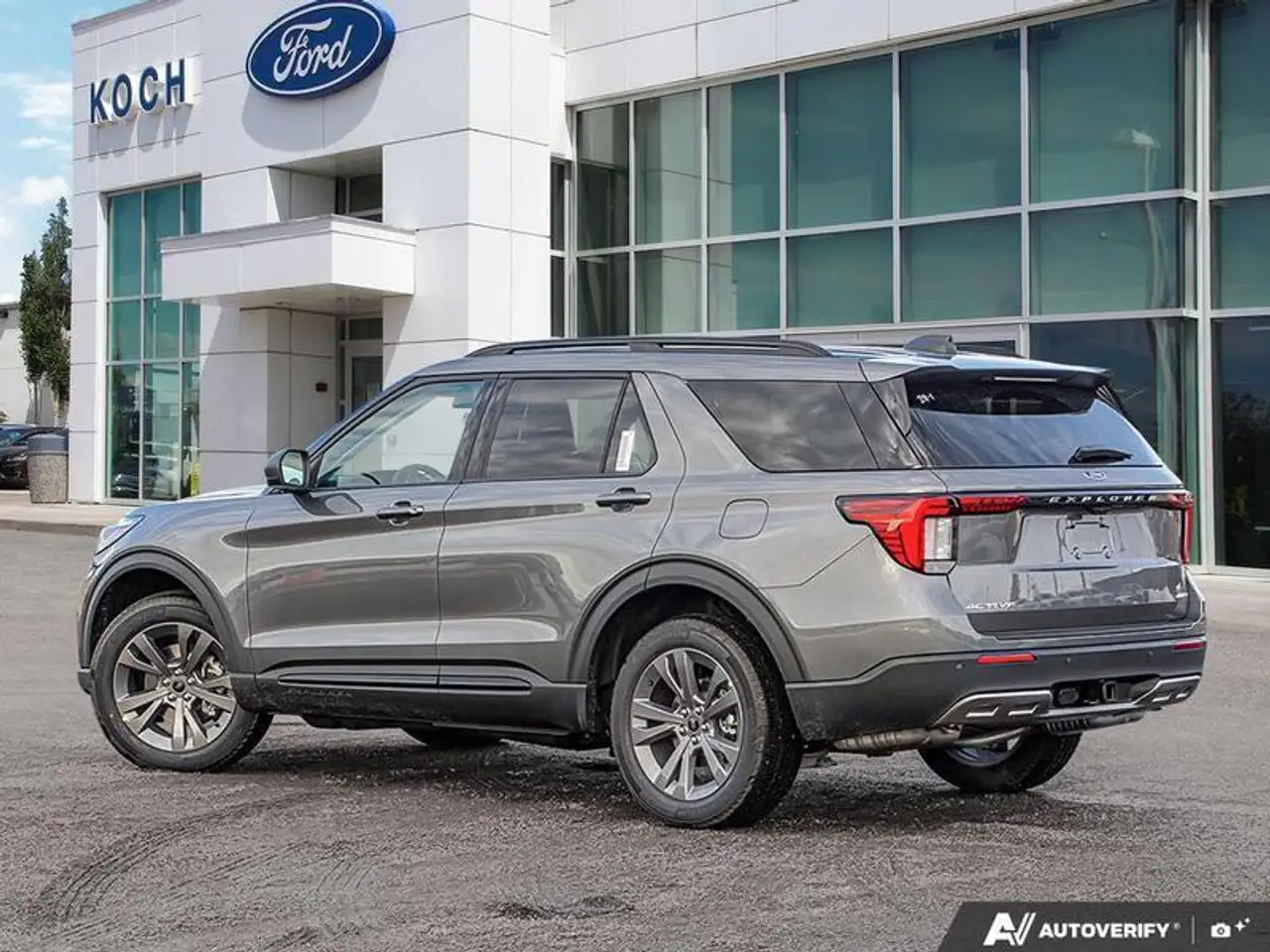 Ford Explorer снимка Ford Explorer