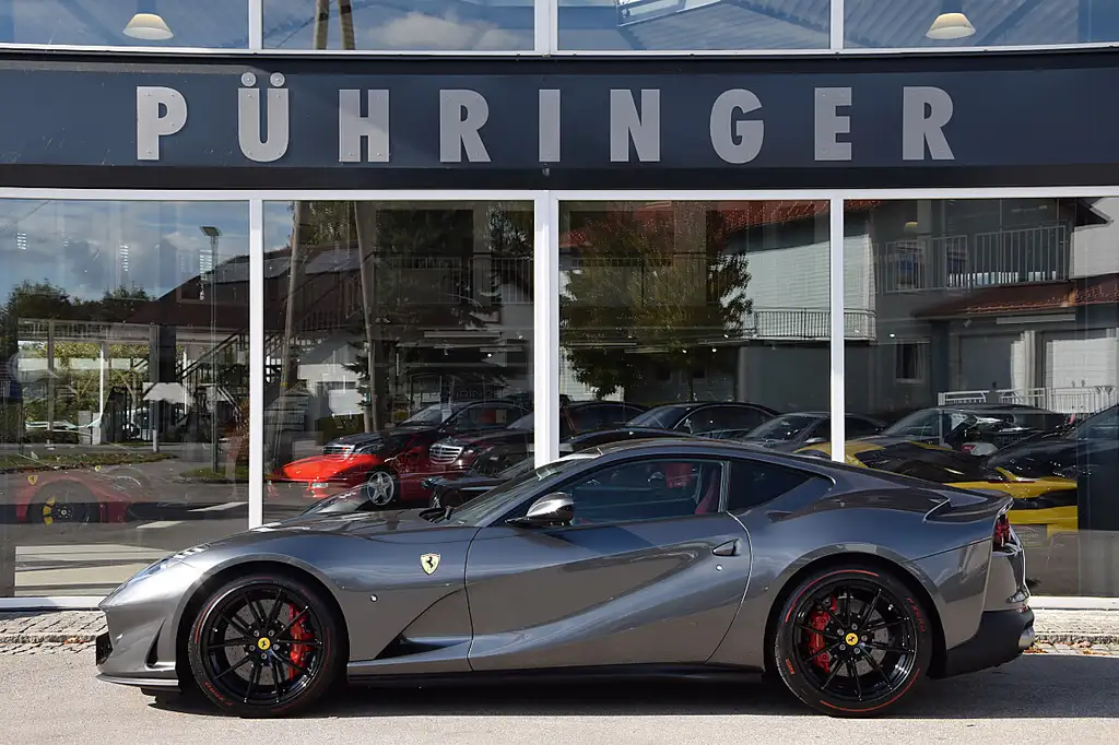 Ferrari 812