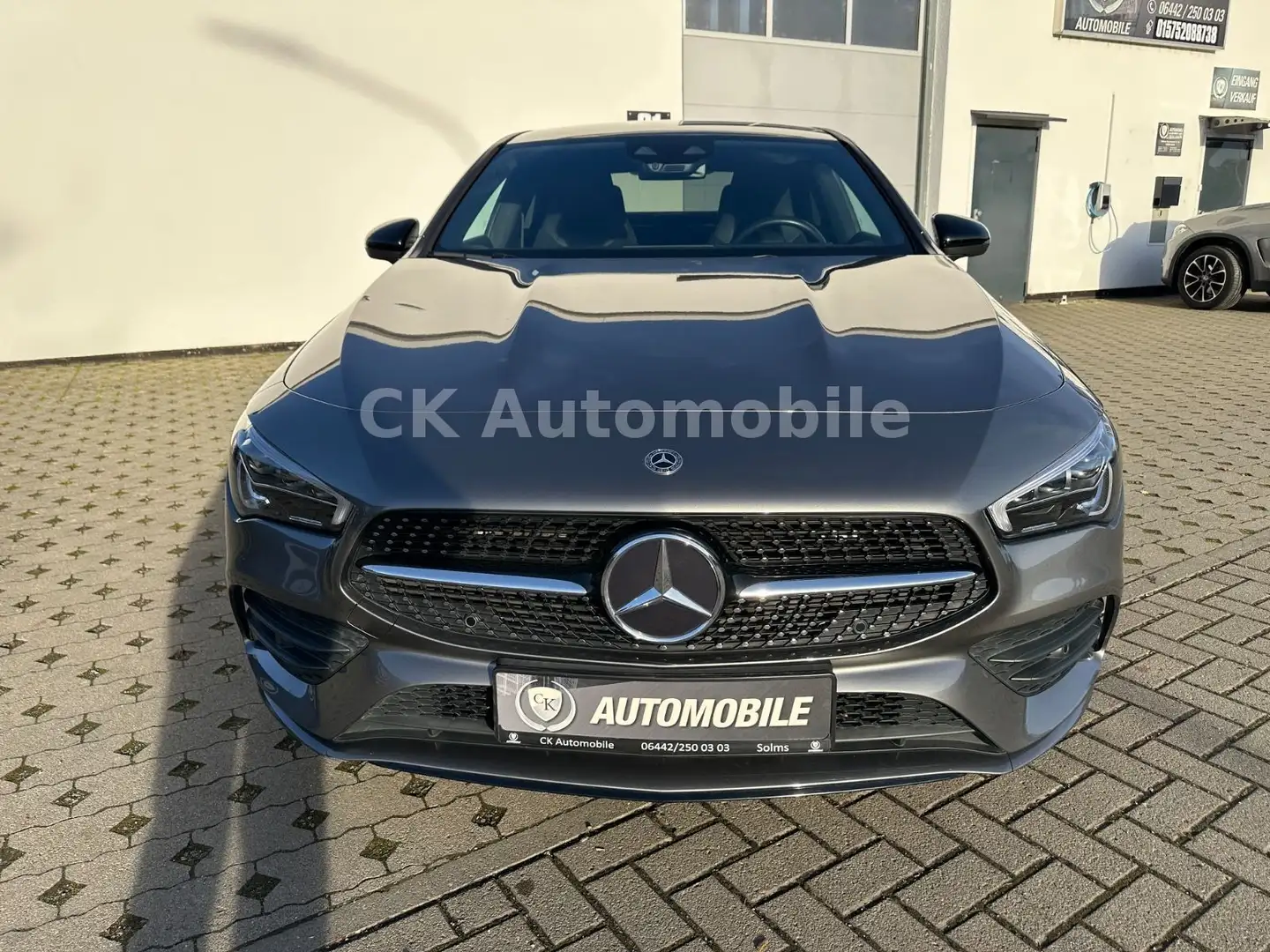 Mercedes-Benz CLA 200 AMG-Line/Night-Paket/Navi/LED/AHK Gris - 2