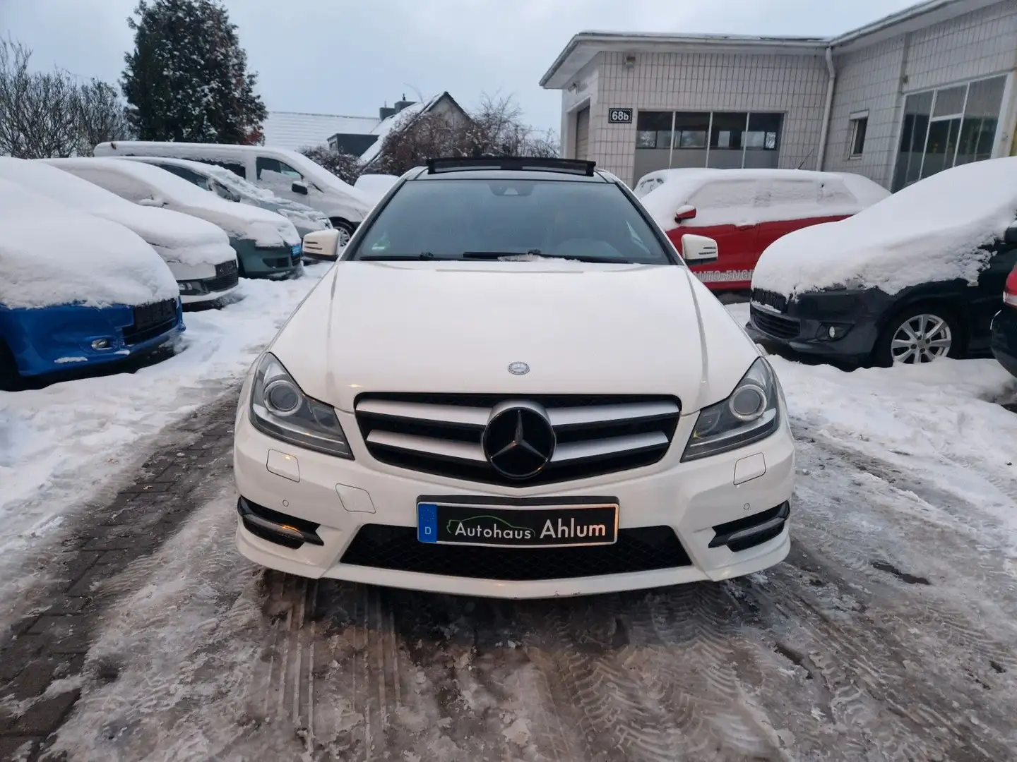 Mercedes-Benz C 250 C Coupe AMG-Line BlueEfficiency Pano Navi Blanc - 2