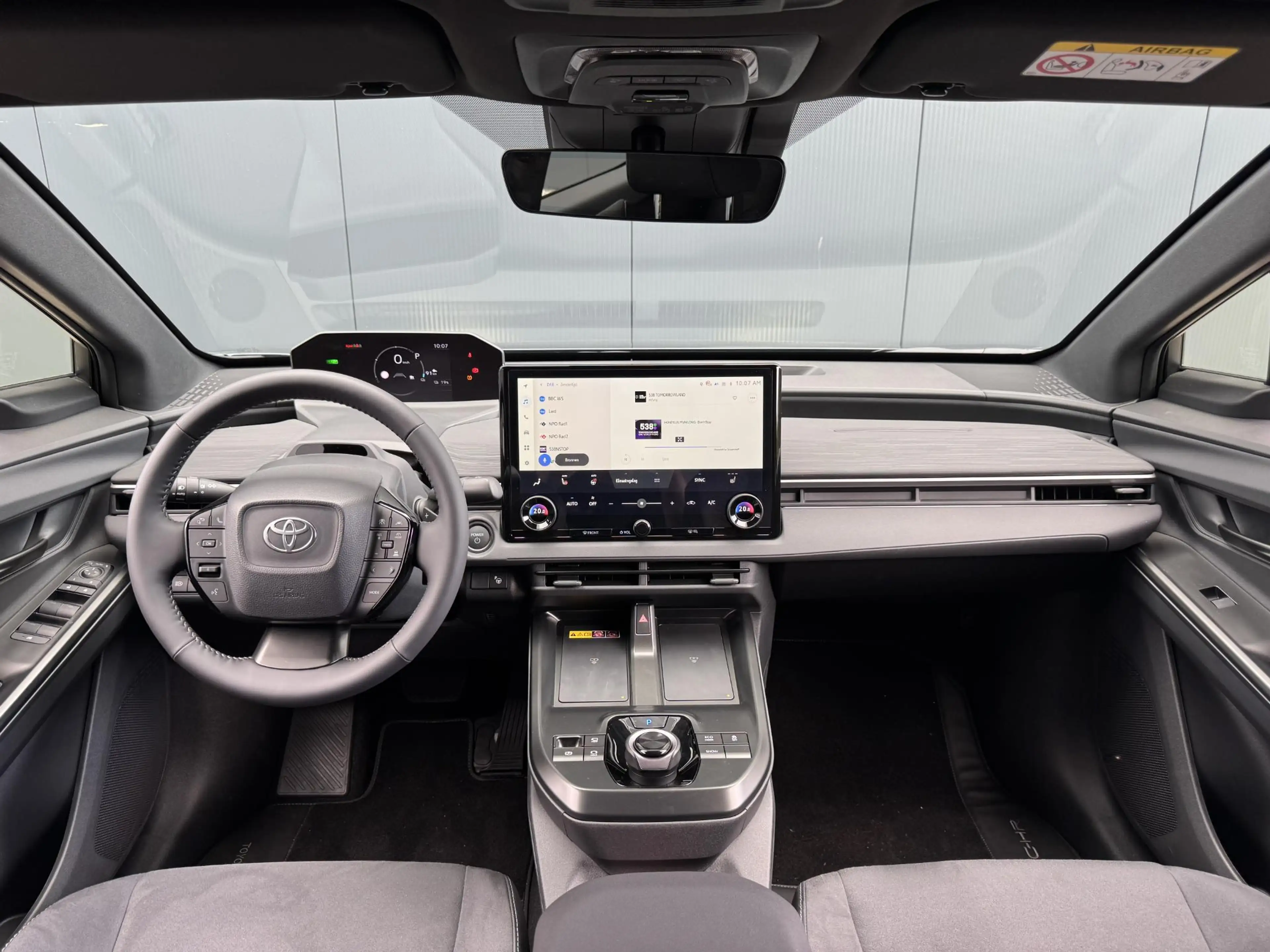 Toyota C-HR+ Executive AWD 77 kWh | Nieuw op voorraad | — photo 2