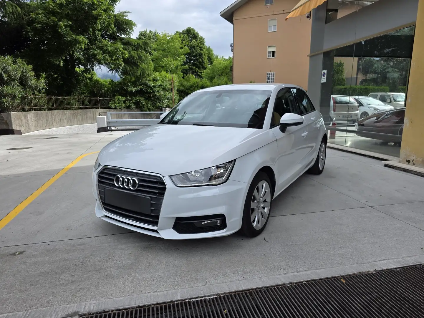 Audi A1 Sportback 1.4 tdi Sport s-tronic neo patentati Weiß - 1
