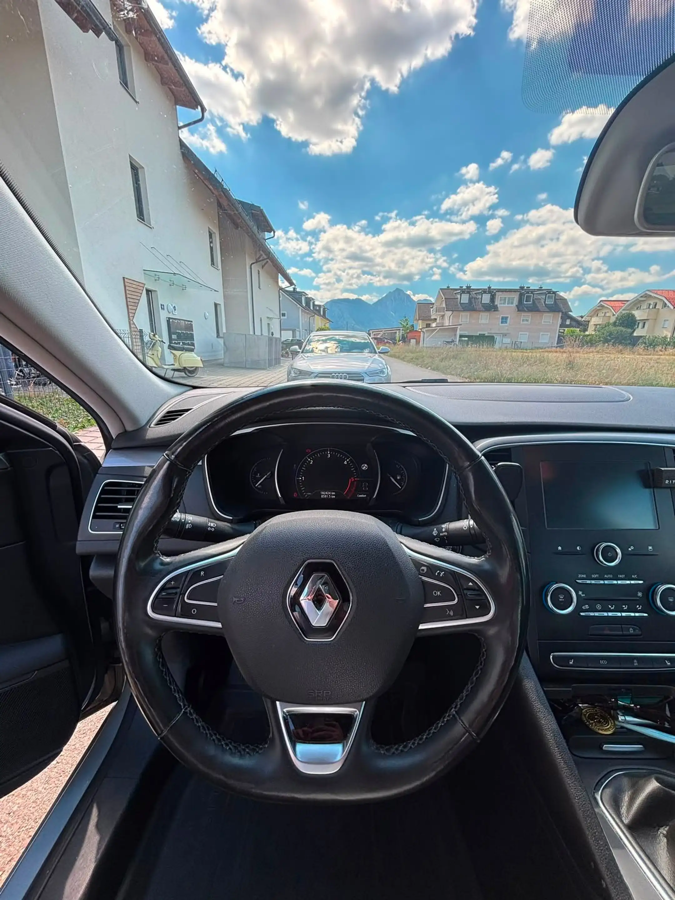 Renault Talisman Life — photo 10