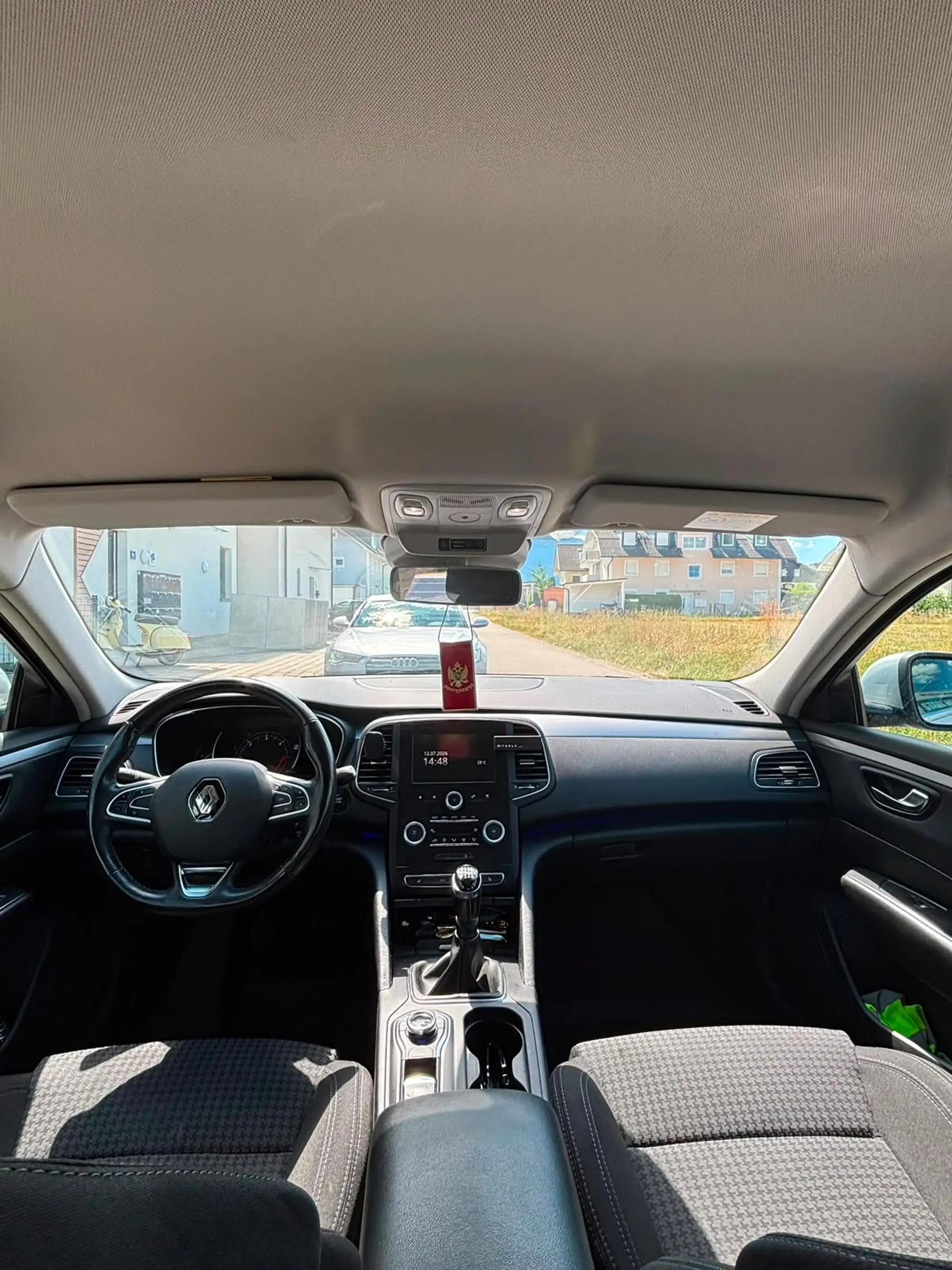 Renault Talisman Life — photo 12