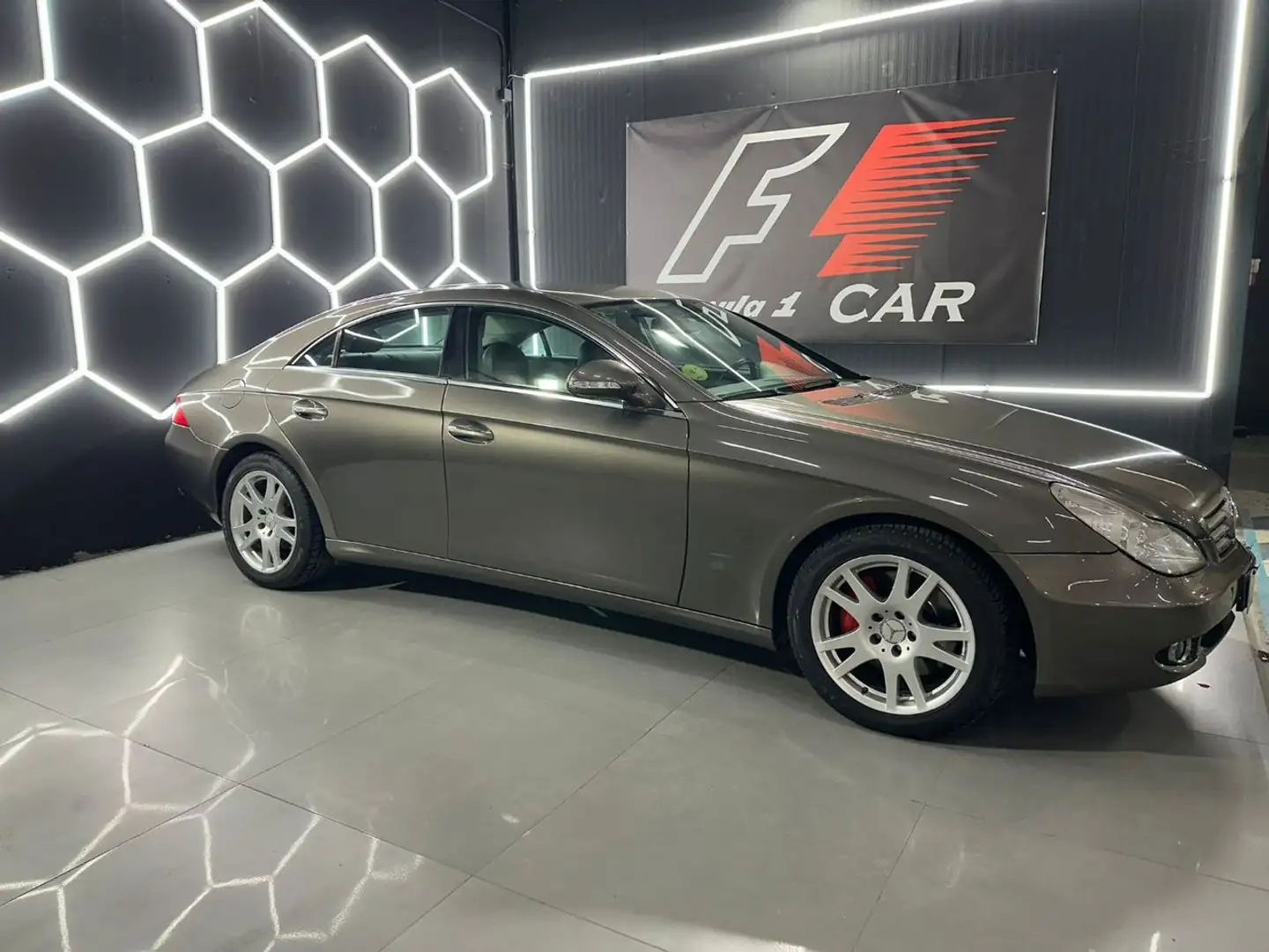 Mercedes-Benz CLS 350 Aut. Beige - 1