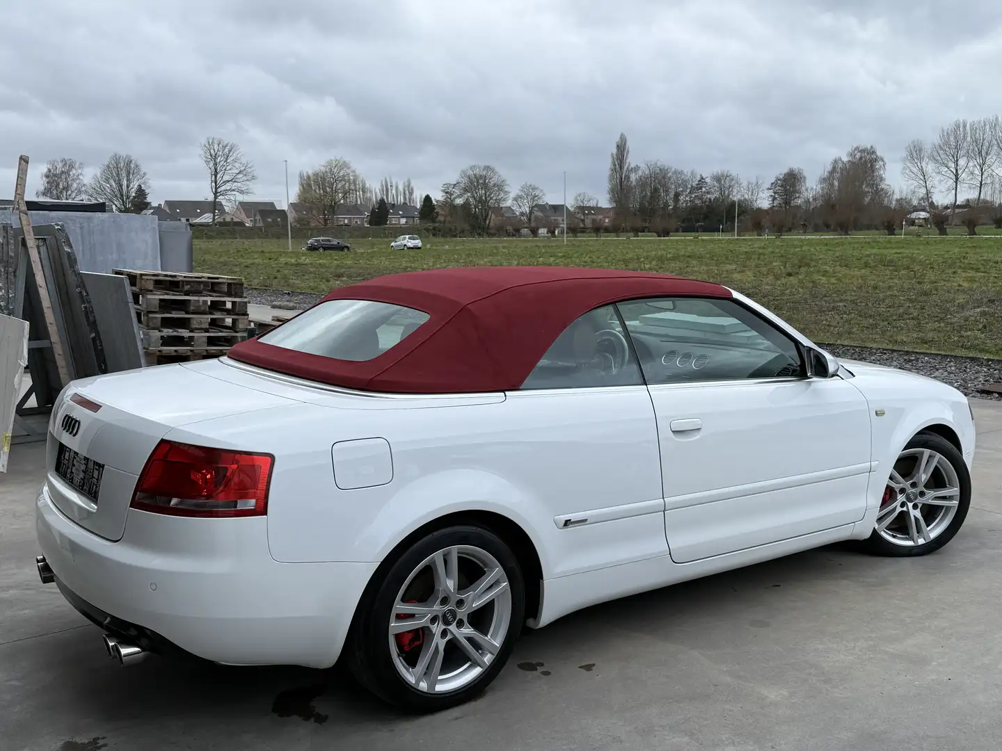 Audi A4 S-Line supercharged Weiß - 2