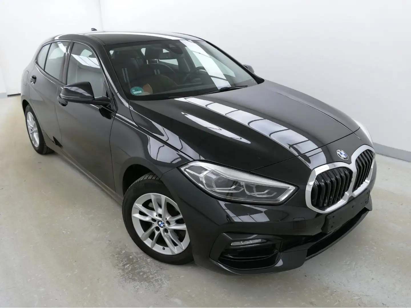 BMW 118 iA SportLine LiveNaviProf Kam Sound Lenkrhz. Schwarz - 2