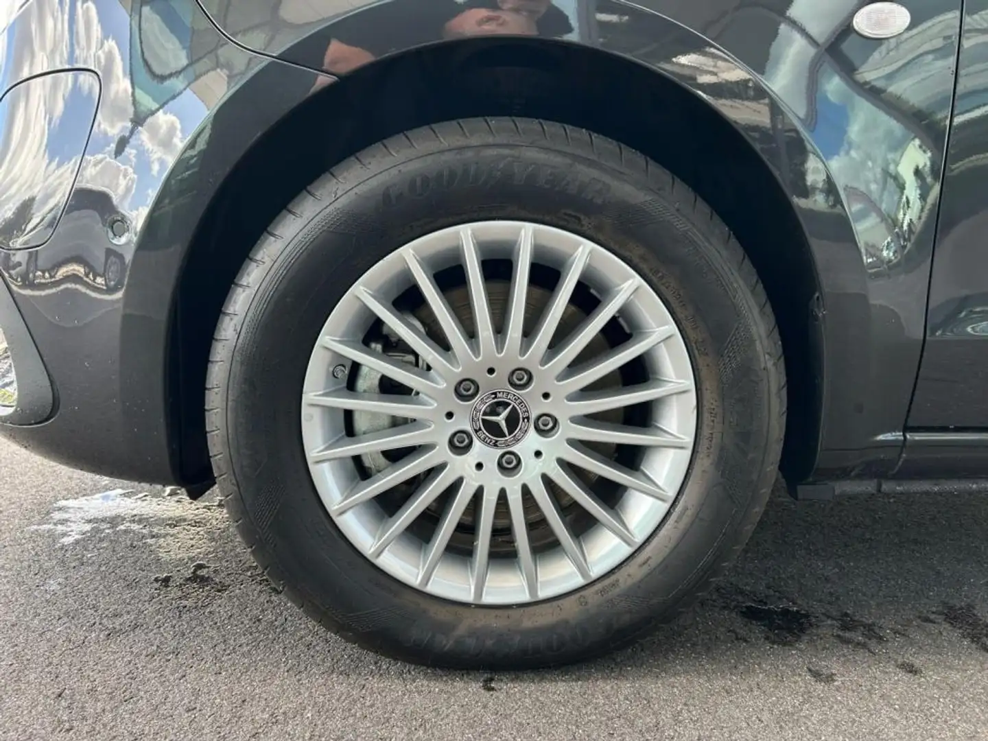 Mercedes-Benz eVito e 129 Tourer PRO Lang LED+MBUX+KAMERA+DISTR+ Grijs - 2