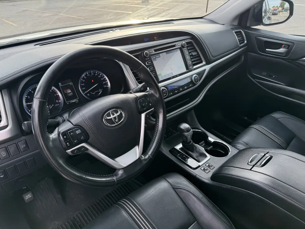 Toyota Highlander снимка Toyota Highlander
