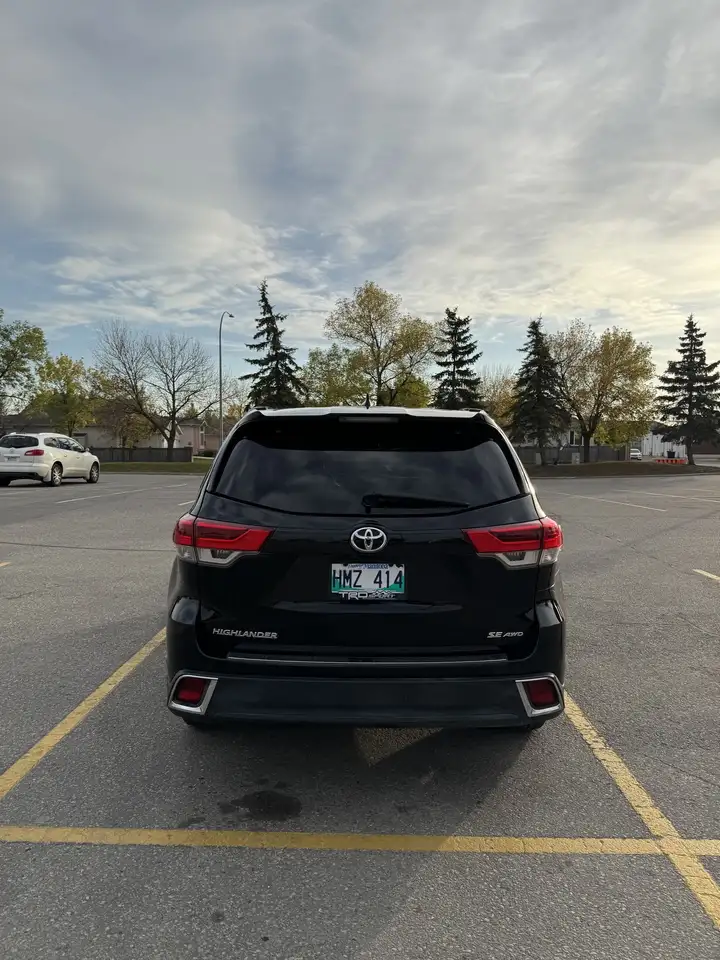 Toyota Highlander снимка Toyota Highlander