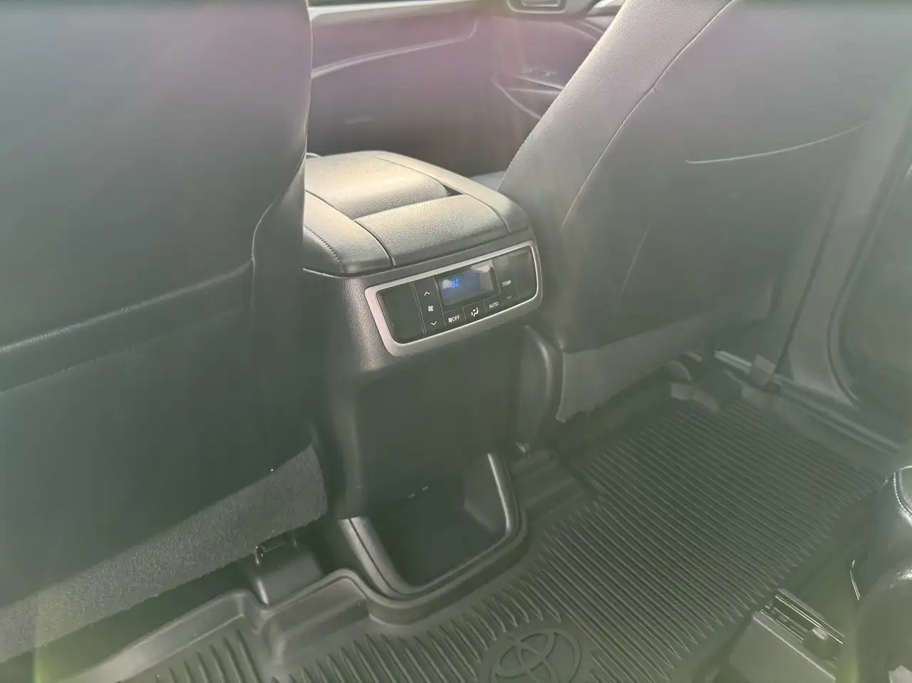 Toyota Highlander снимка Toyota Highlander