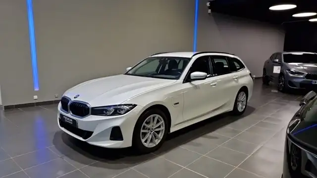 BMW G21 LCI Touring 320E 204 CH BVA8 BUSINESS DESIGN