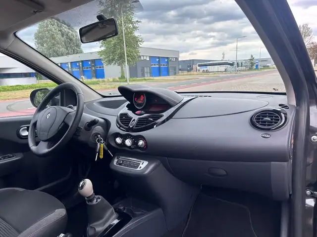 Renault Twingo view 3