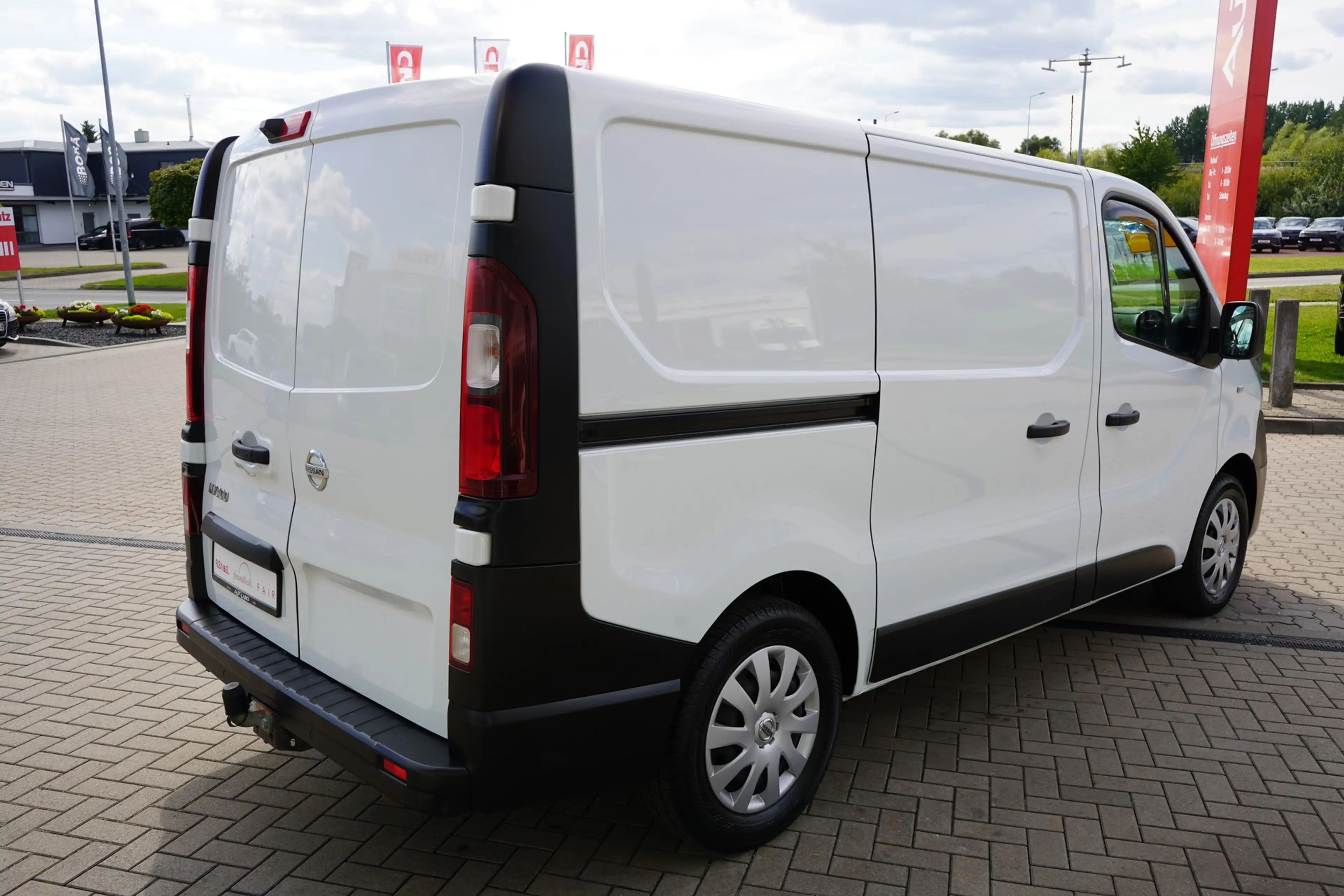 Nissan NV300 Kastenwagen 2.0 dCi L1H1 Android Apple AHK — photo 6