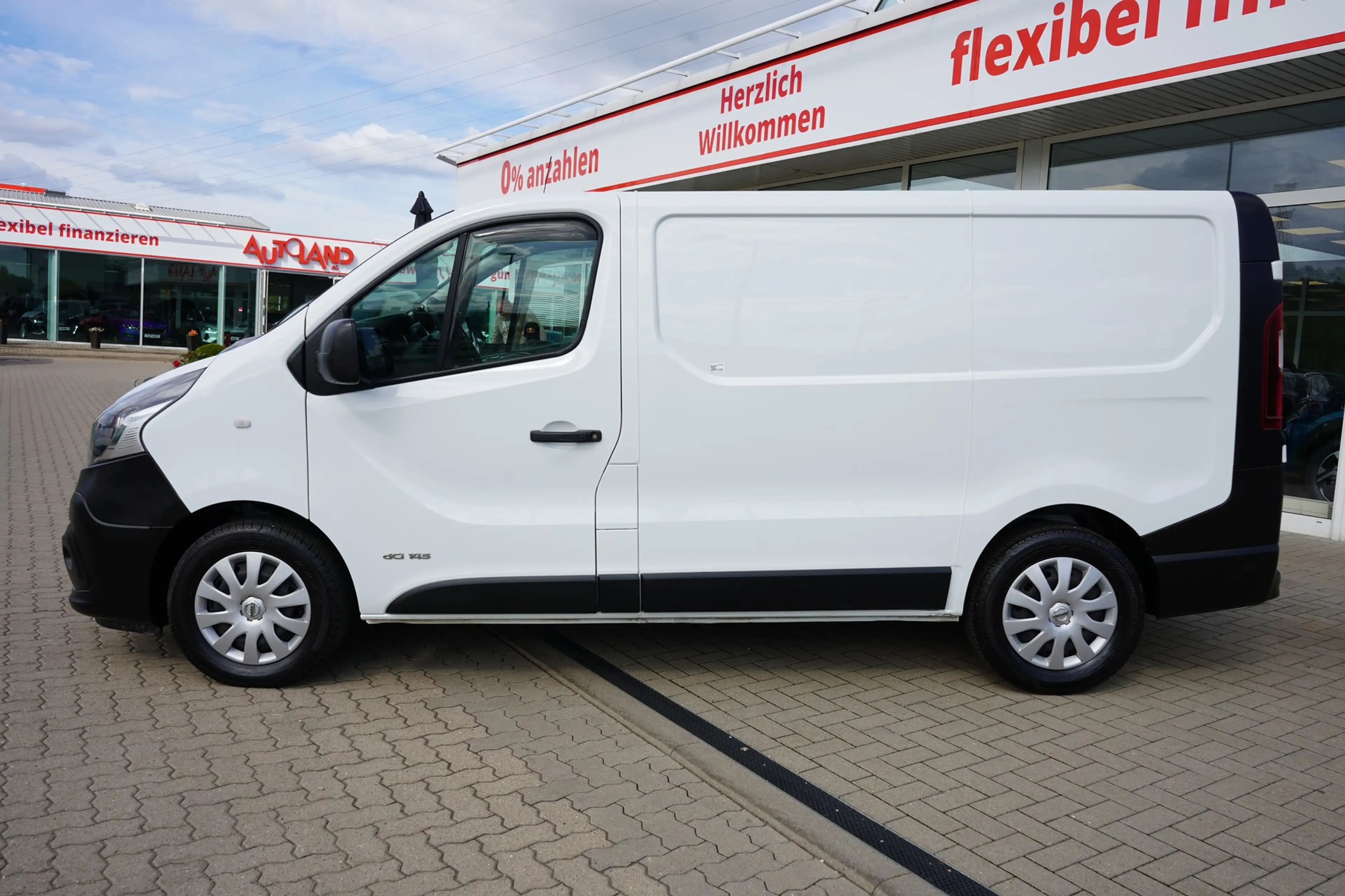 Nissan NV300 Kastenwagen 2.0 dCi L1H1 Android Apple AHK — photo 3
