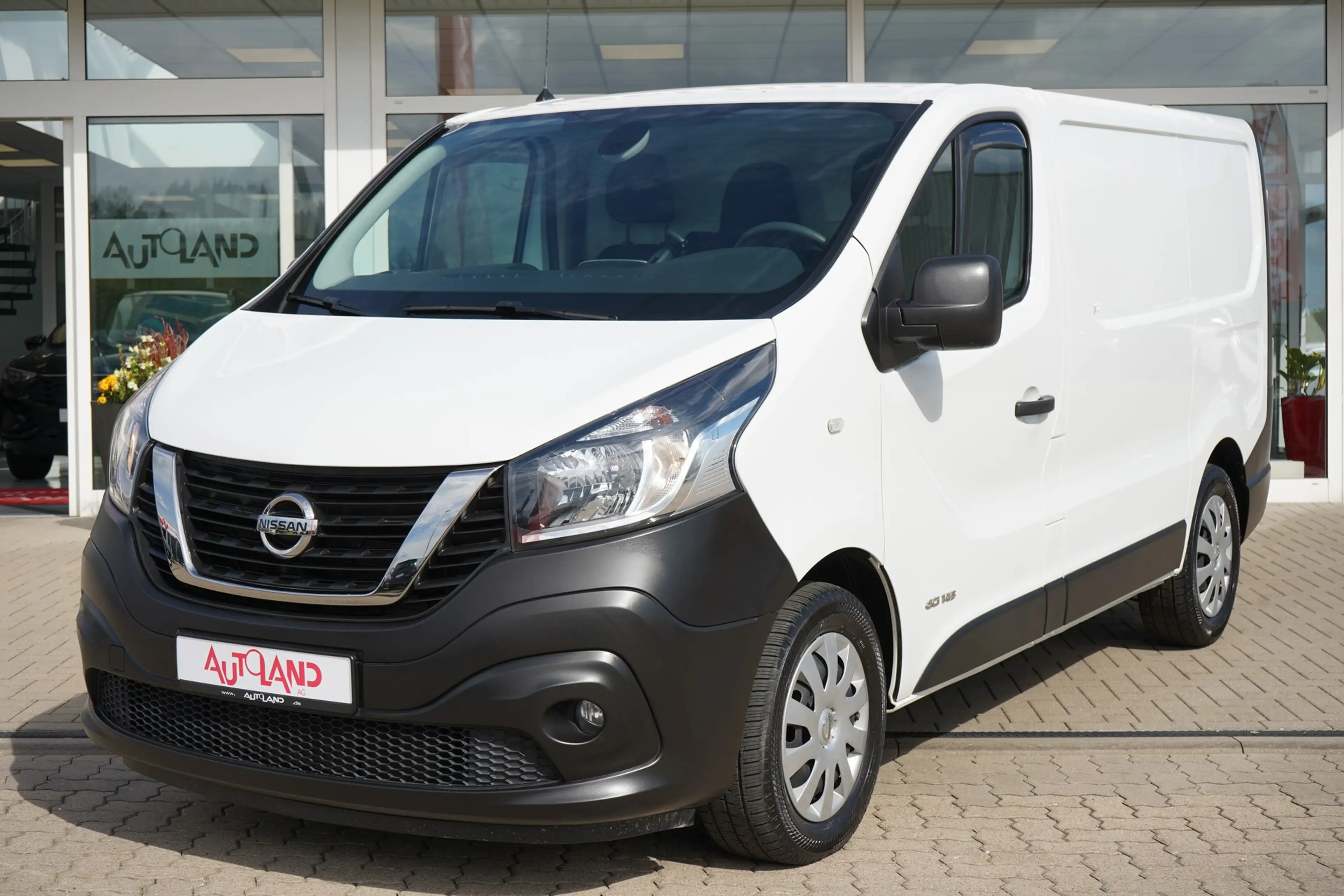 Nissan NV300 Kastenwagen 2.0 dCi L1H1 Android Apple AHK — photo 11
