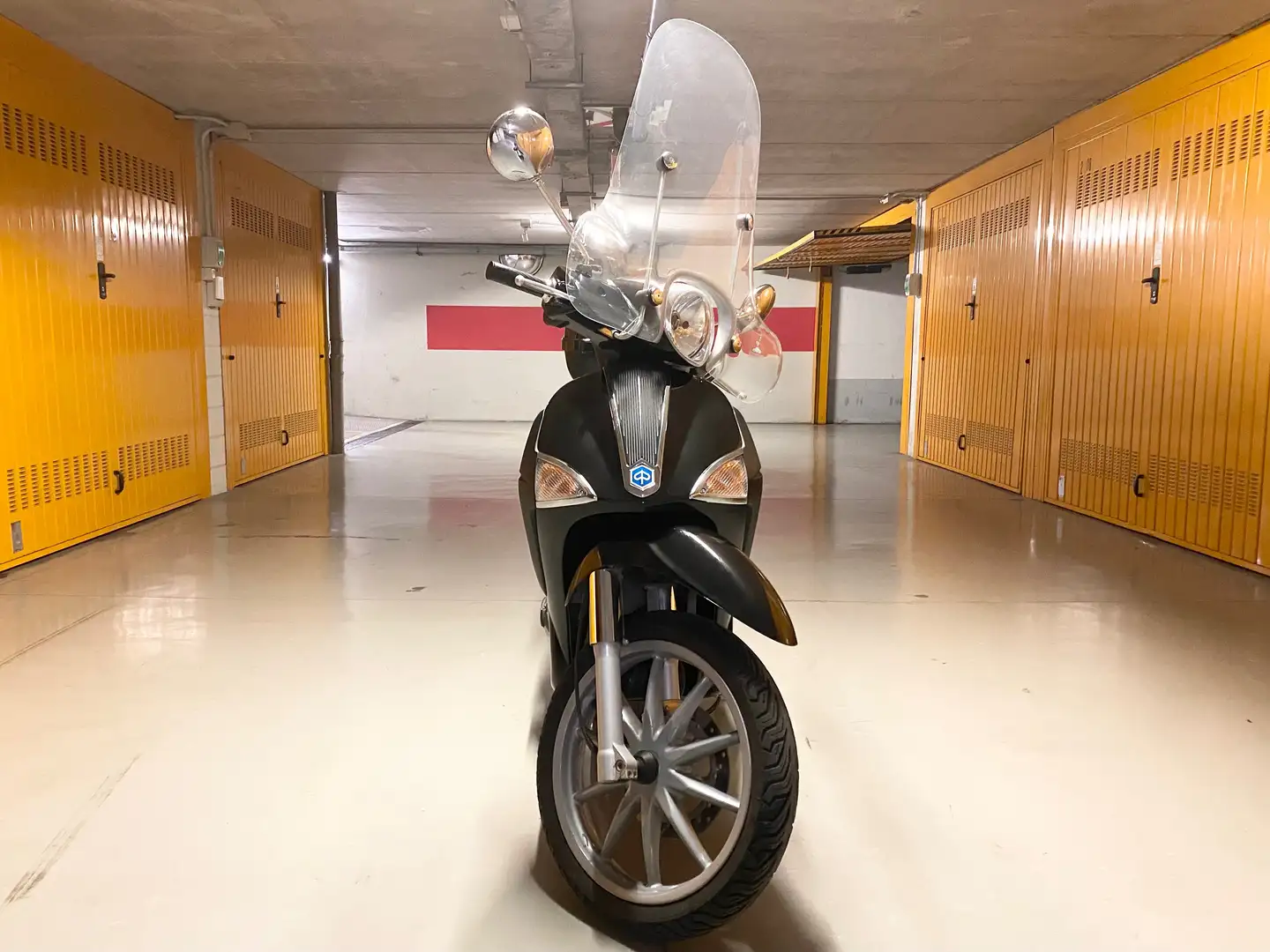 Piaggio Liberty 125 SOLO 12.000 KM Negru - 2