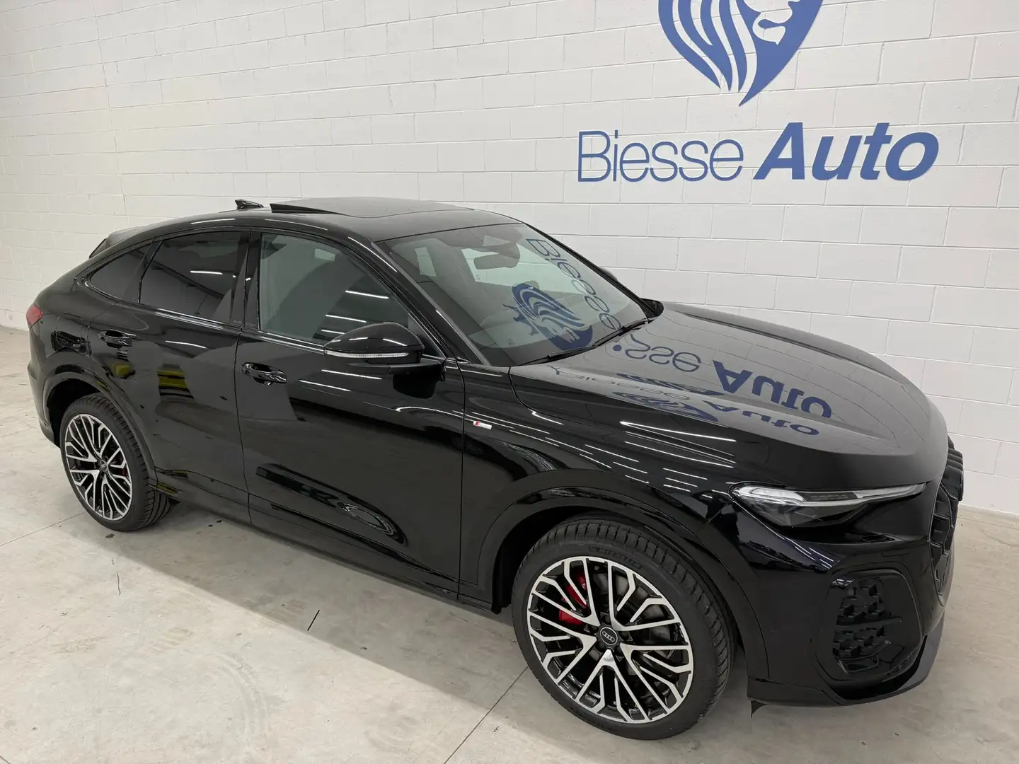 Audi Q5 Sportback 40 TDI Quattro S-Line Edition S-Troni Schwarz - 2