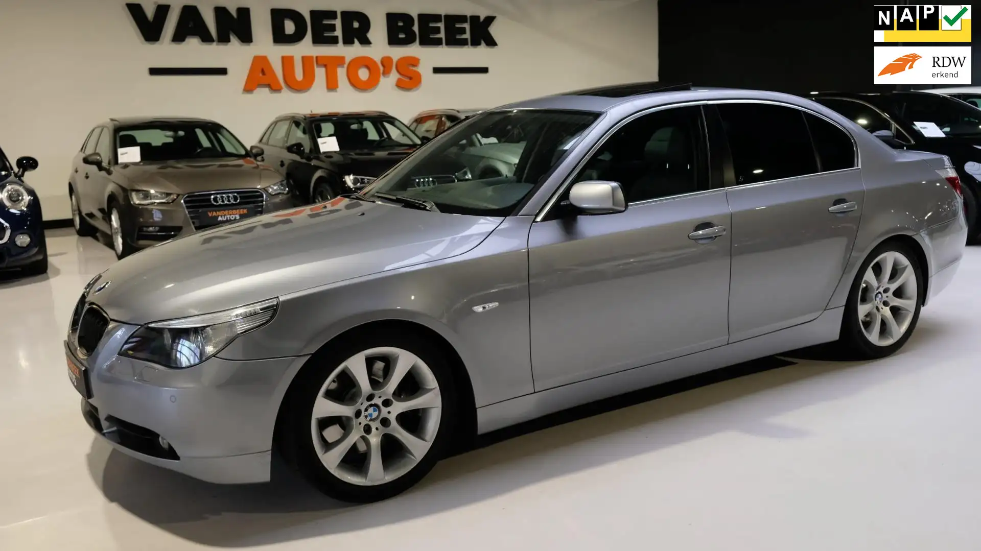 BMW 545 5-serie 545i Executive 333PK LEDER | Schuifdak | V Šedá - 1