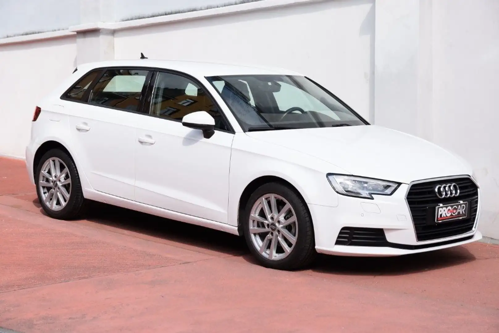 Audi A3 SPB 30 g-tron S tronic Sport Bianco - 1
