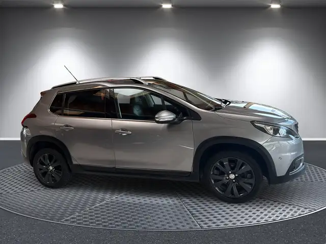 Peugeot 2008 view 6