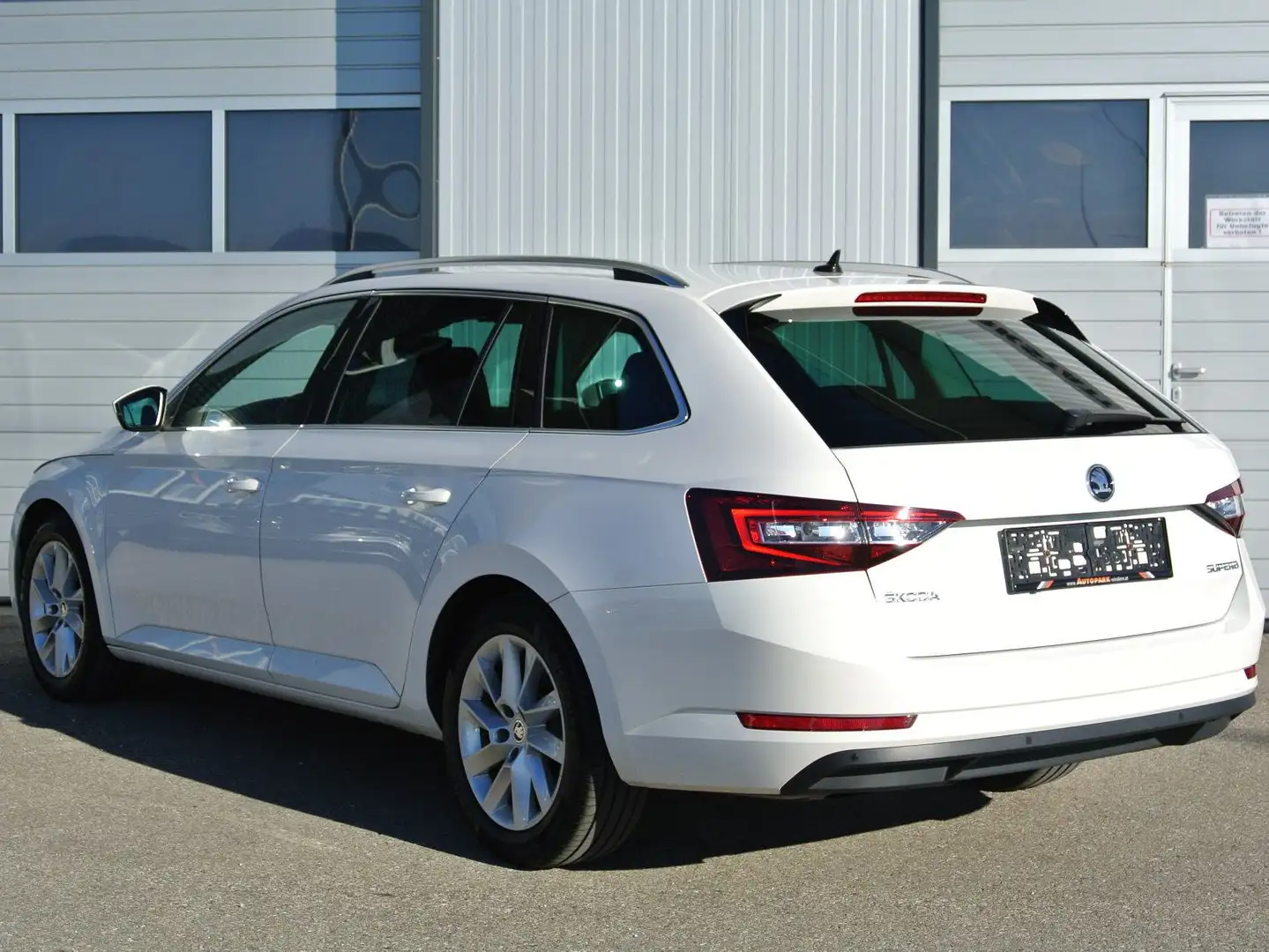 Skoda Superb Combi 2,0 TDI DSG Style * LED * KAMERA * Blanc - 2