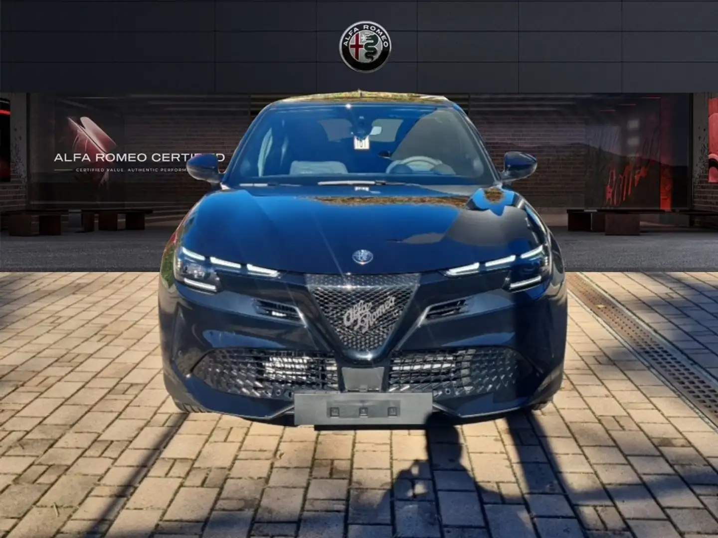 Alfa Romeo Junior 1200 HYBRID 145CV AUT Nero - 2