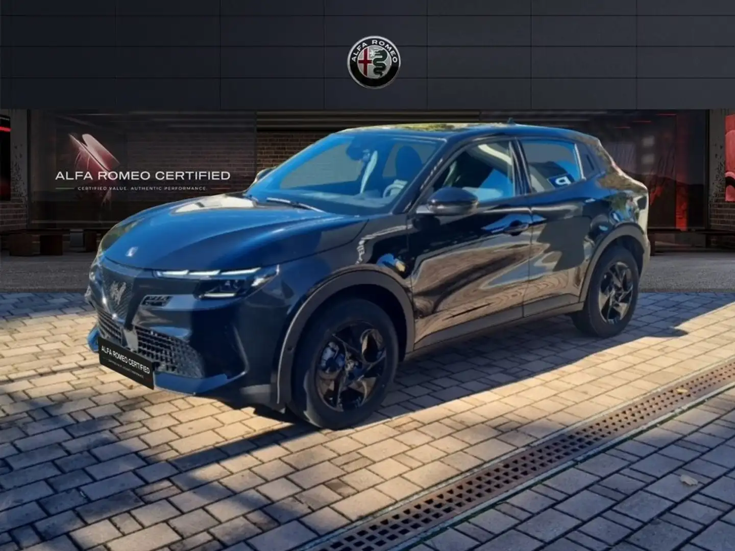 Alfa Romeo Junior 1200 HYBRID 145CV AUT Nero - 1