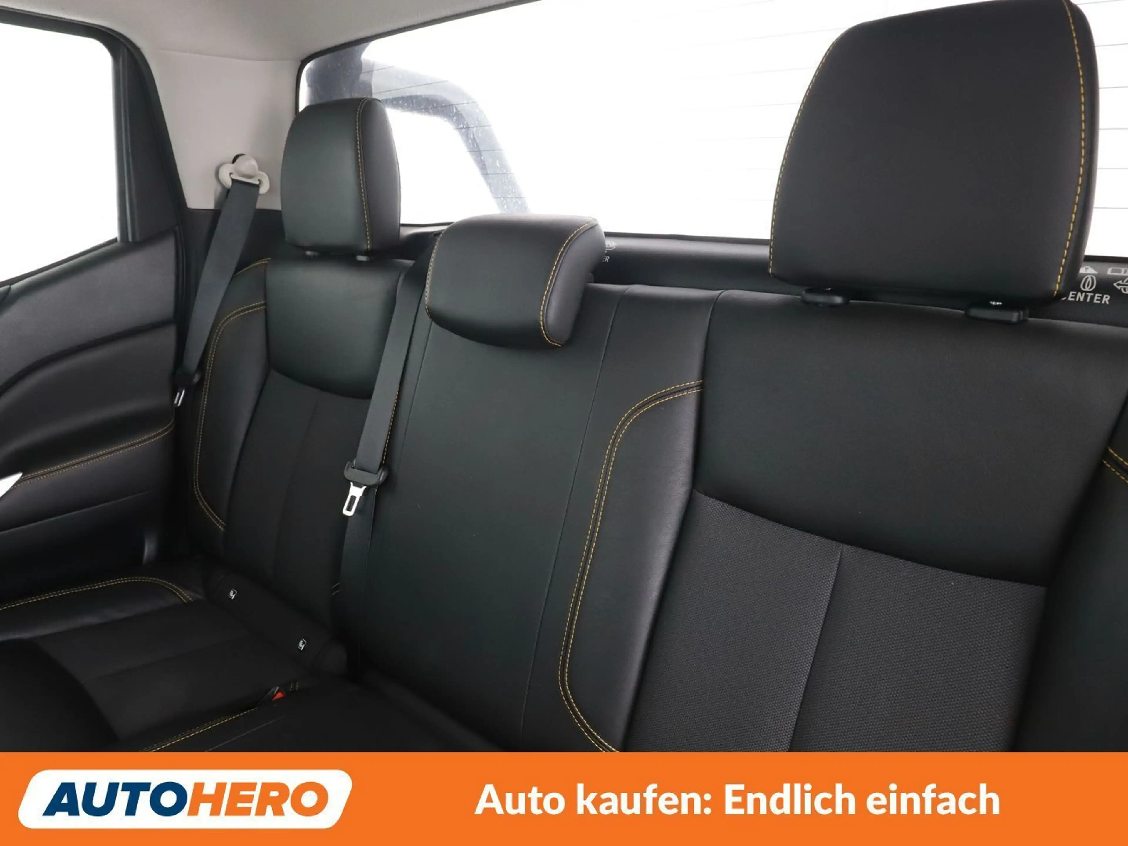 Nissan Navara 2.3 dCi N-Guard Double Cab 4x4 — photo 14