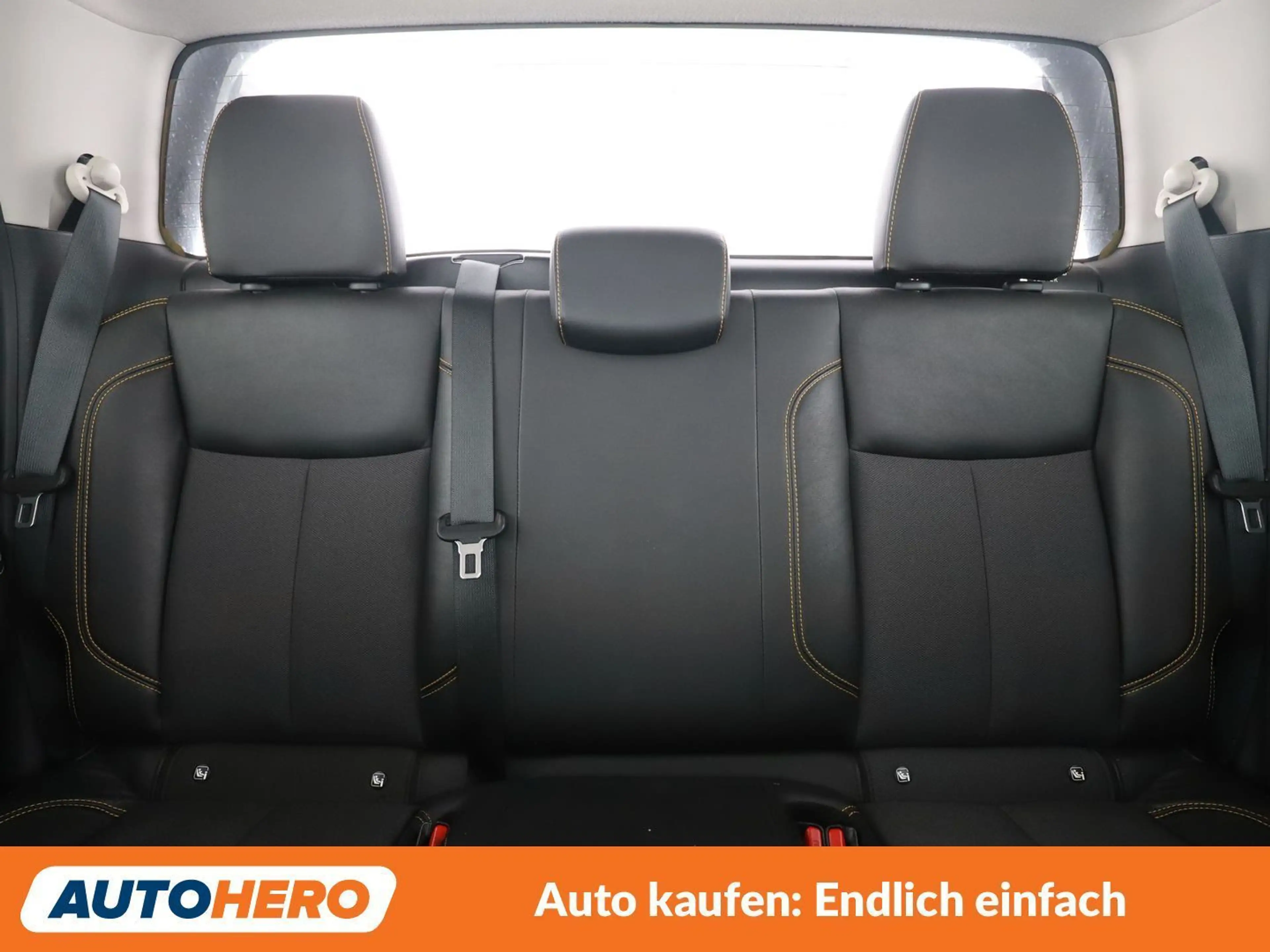 Nissan Navara 2.3 dCi N-Guard Double Cab 4x4 — photo 15