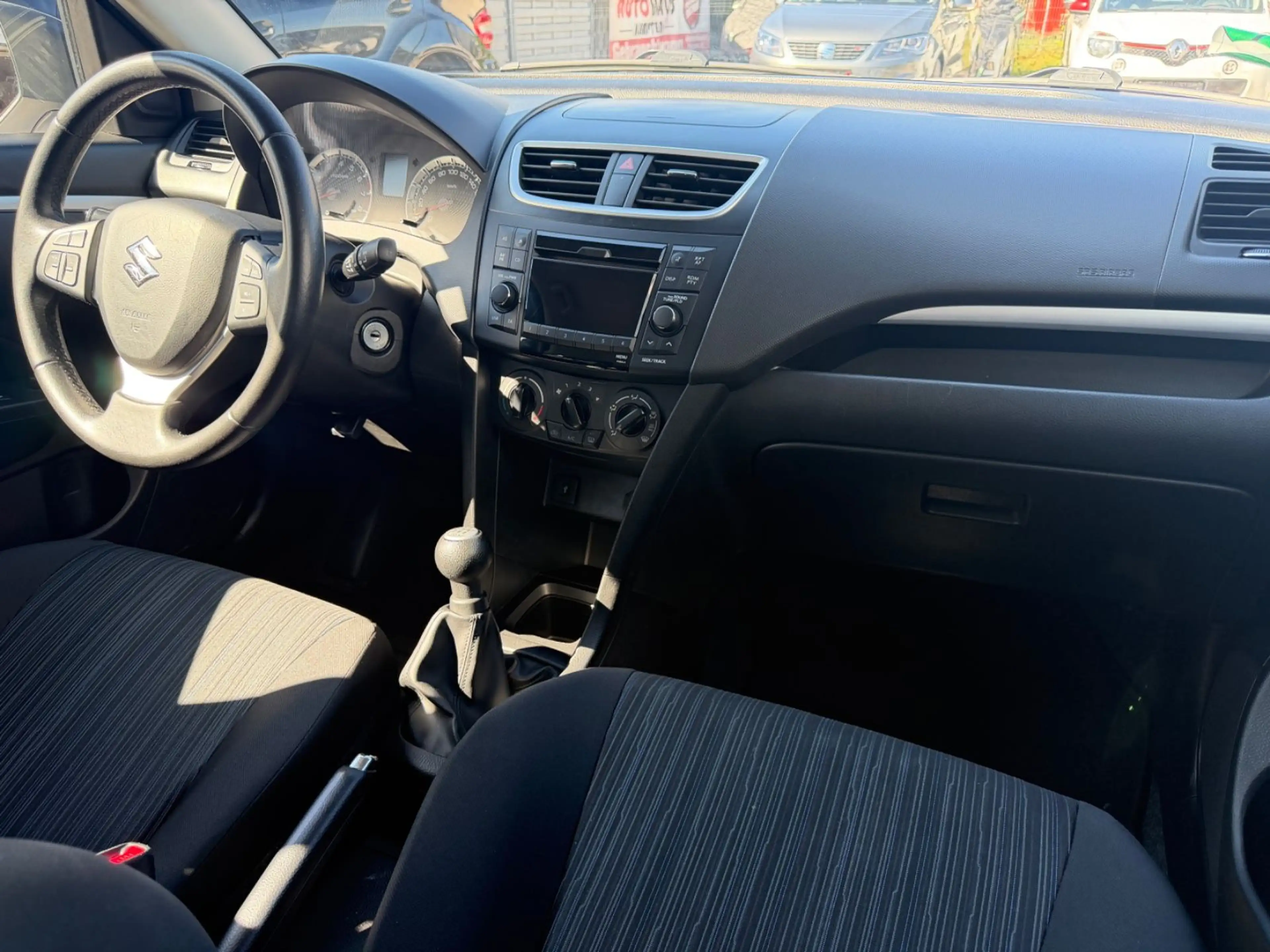 Suzuki Swift Club 4x4 KLIMAAUTOMATIK/SHZ/3.Hd — photo 10