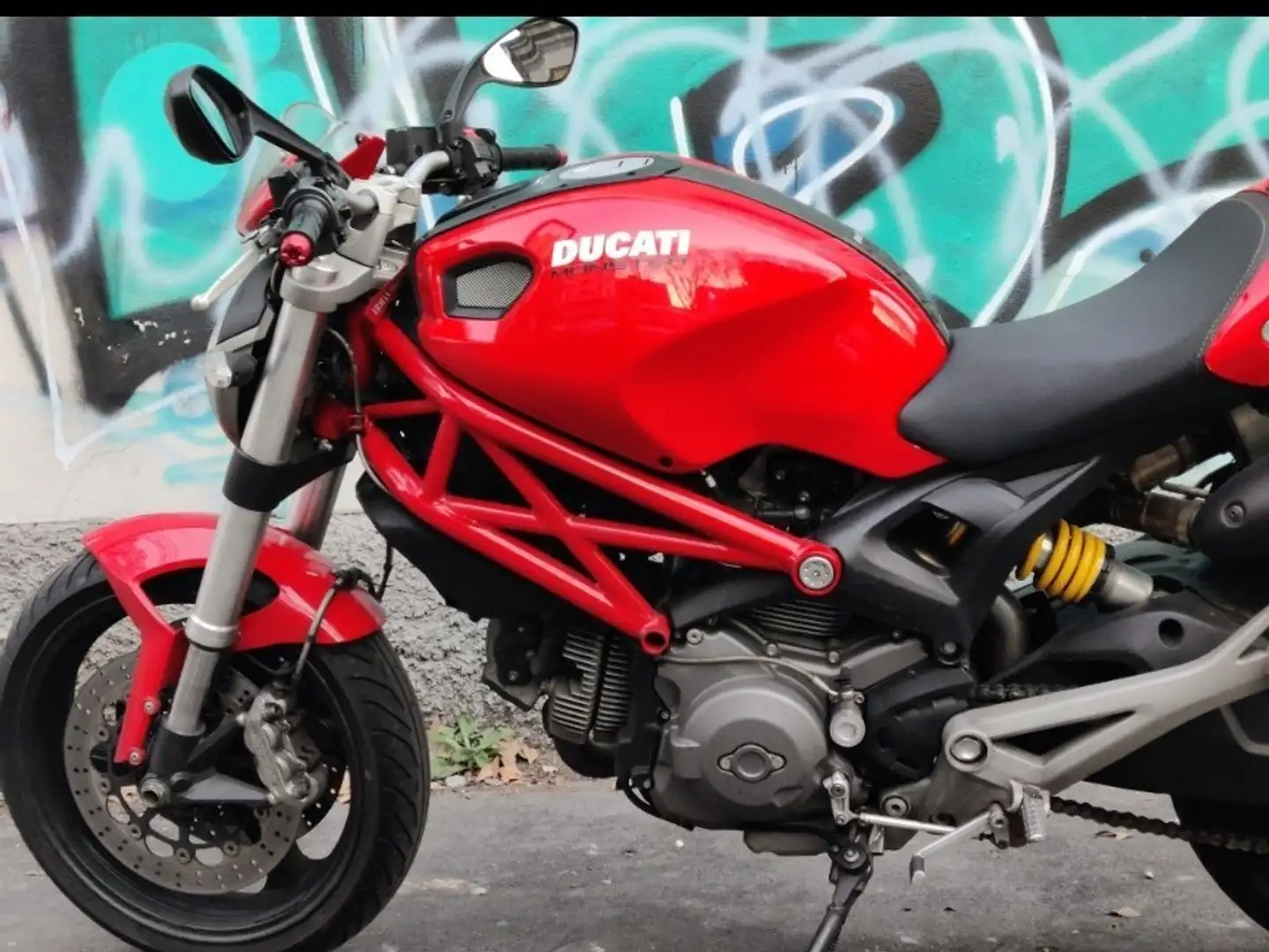 Ducati Monster 696 696 plus ABS Red - 1