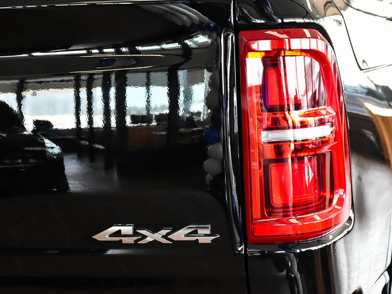 RAM 1500 снимка RAM 1500
