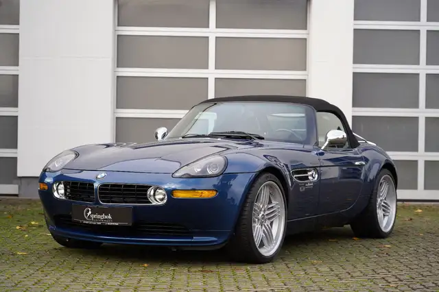 BMW Z8 *1 von 135 in topasblau/schwarz*
