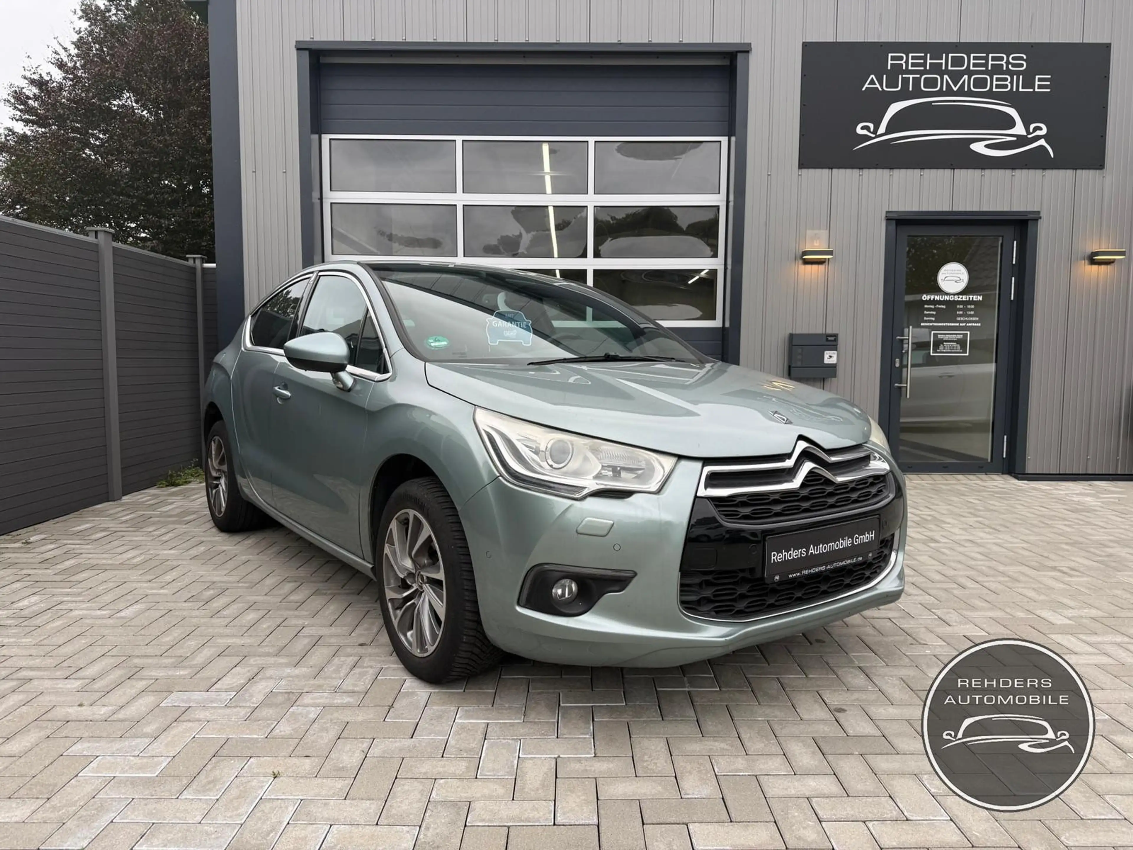 Citroen DS4 SoChic SHZ Tempo PDC Xenon Navi Totwinkel