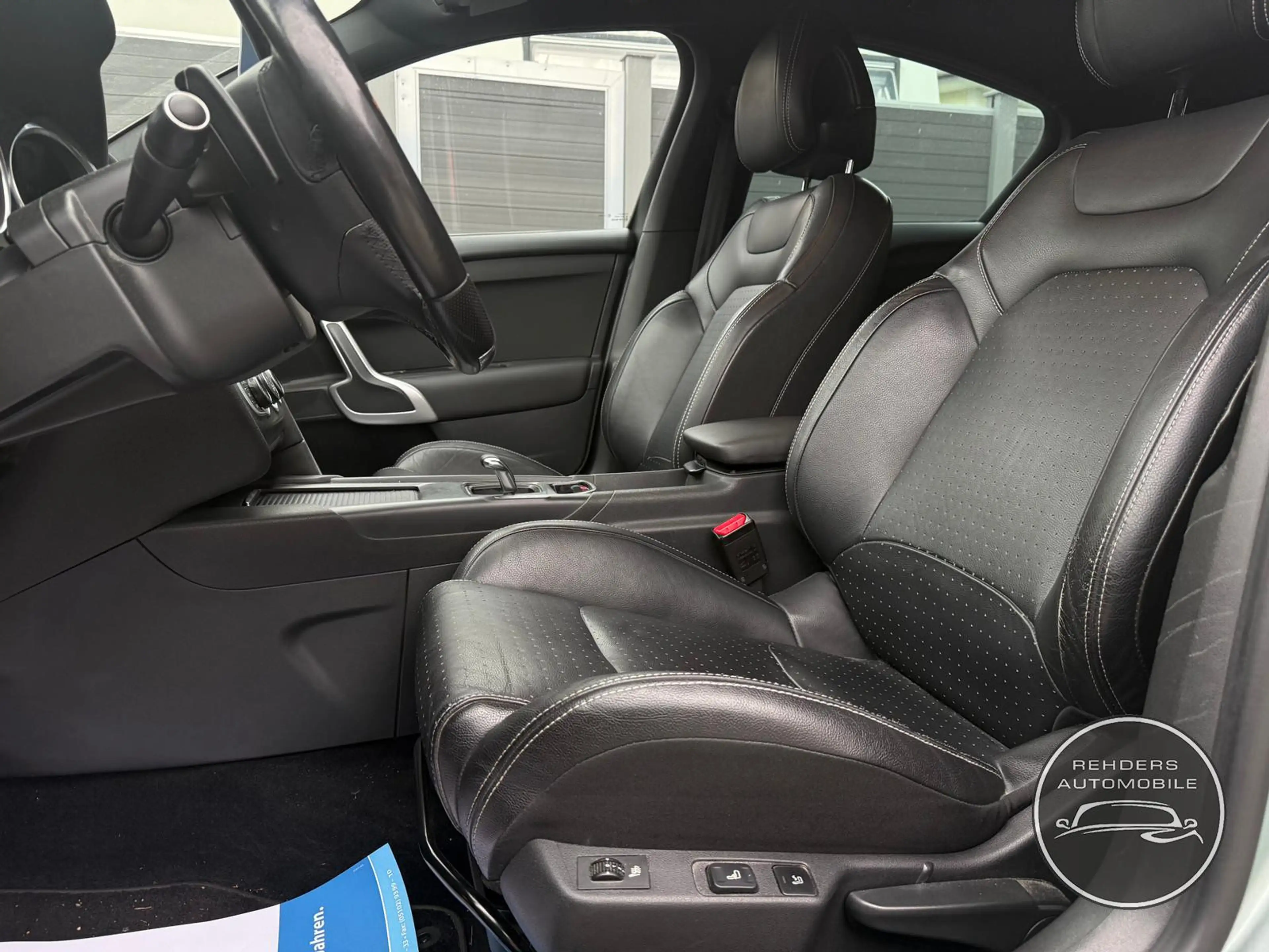 Citroen DS4 SoChic SHZ Tempo PDC Xenon Navi Totwinkel — photo 12