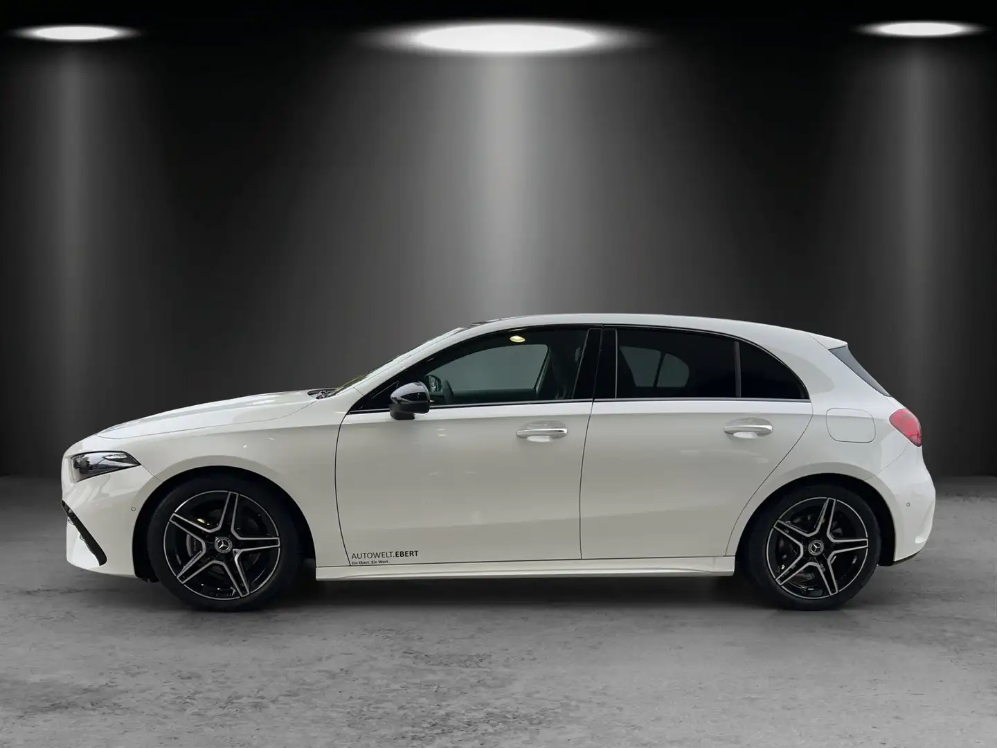 Mercedes-Benz A 200 AMG Pano Totwinkel KeyGO Night 18" Blanc - 2