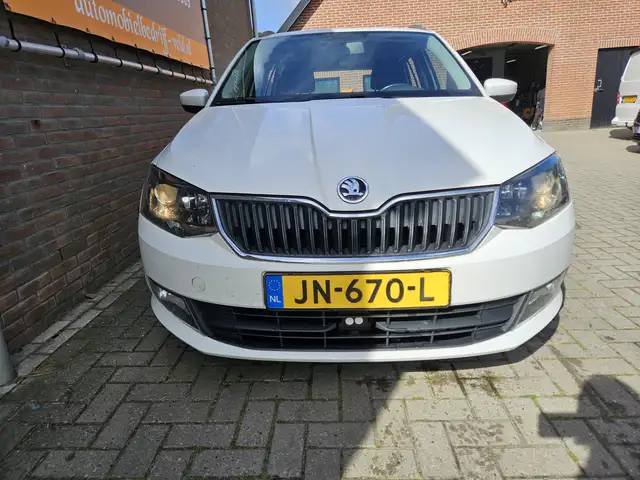 Skoda Fabia view 2