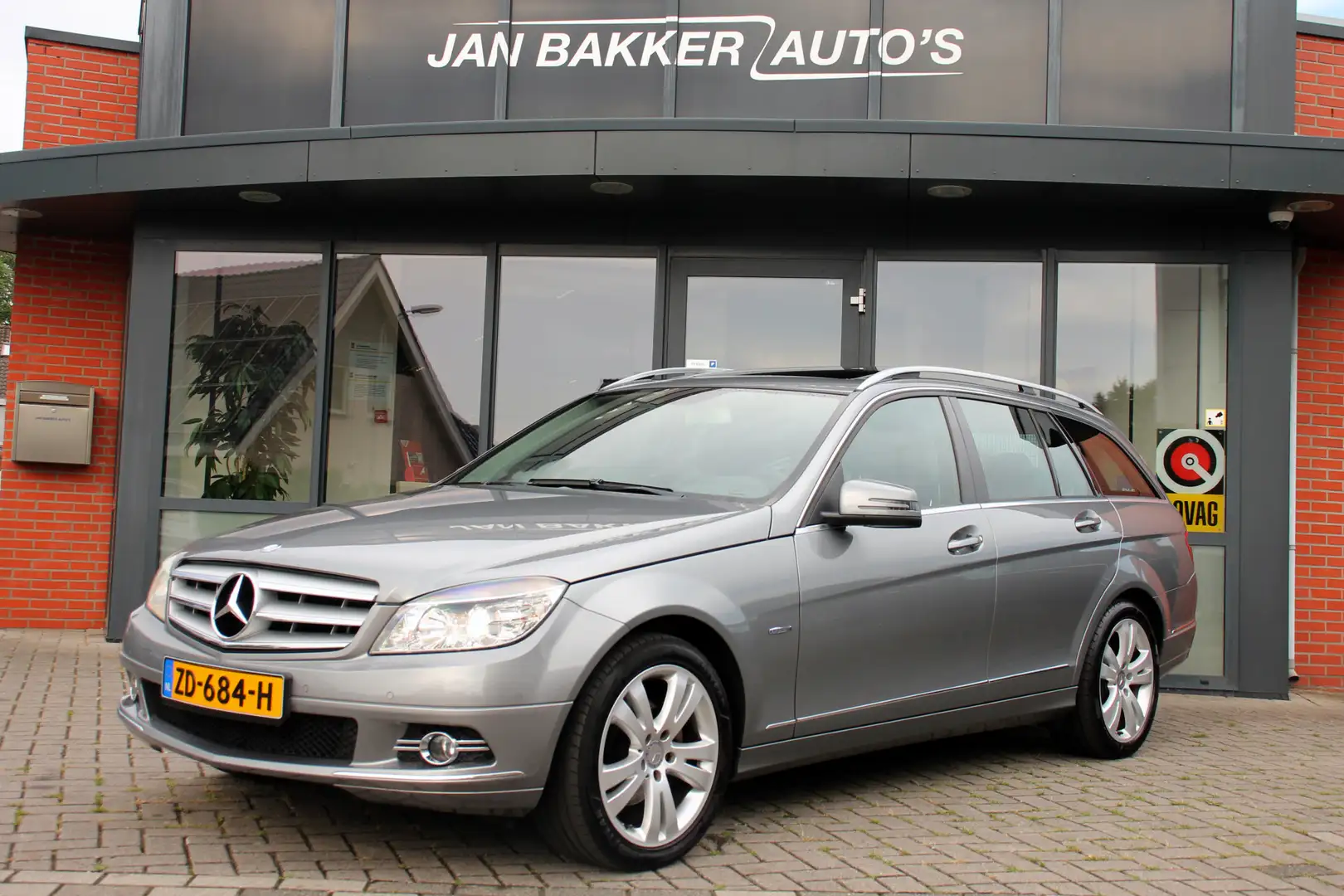 Mercedes-Benz C 180 Estate CGI BlueEFFICIENCY Business Class Avantgard Сірий - 1