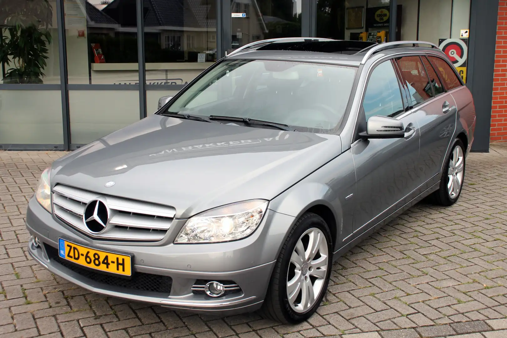 Mercedes-Benz C 180 Estate CGI BlueEFFICIENCY Business Class Avantgard Сірий - 2