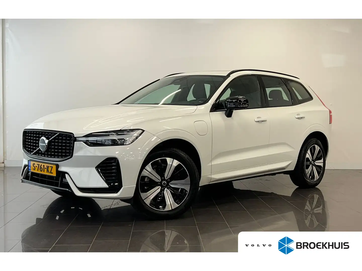 Volvo XC60 T6 Plug-in hybrid AWD Plus Dark | Achterbank verwa Wit - 1