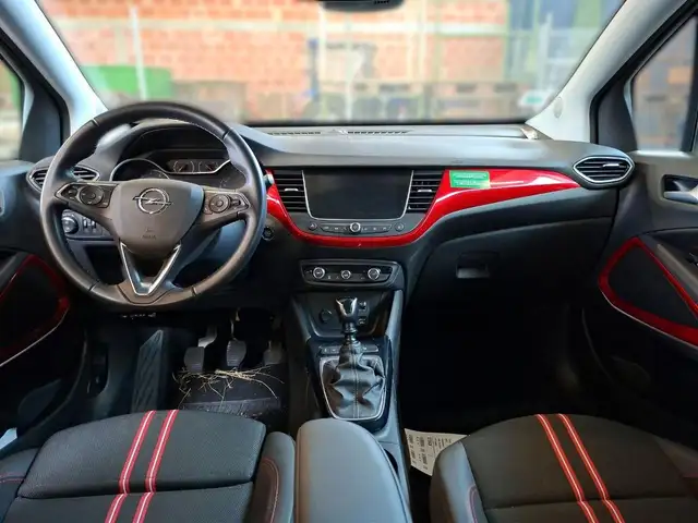 Opel Crossland view 3