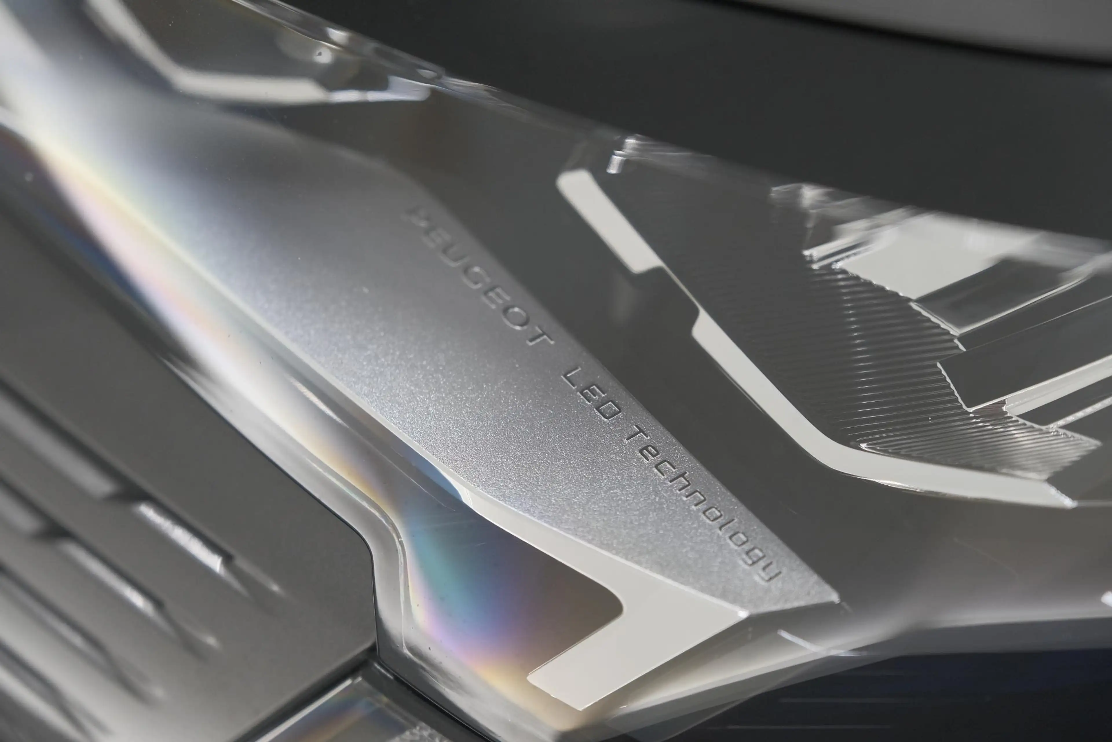 Peugeot 3008 1.6 HYbrid 300 Allure Pack Business | Camera | Dod — photo 11