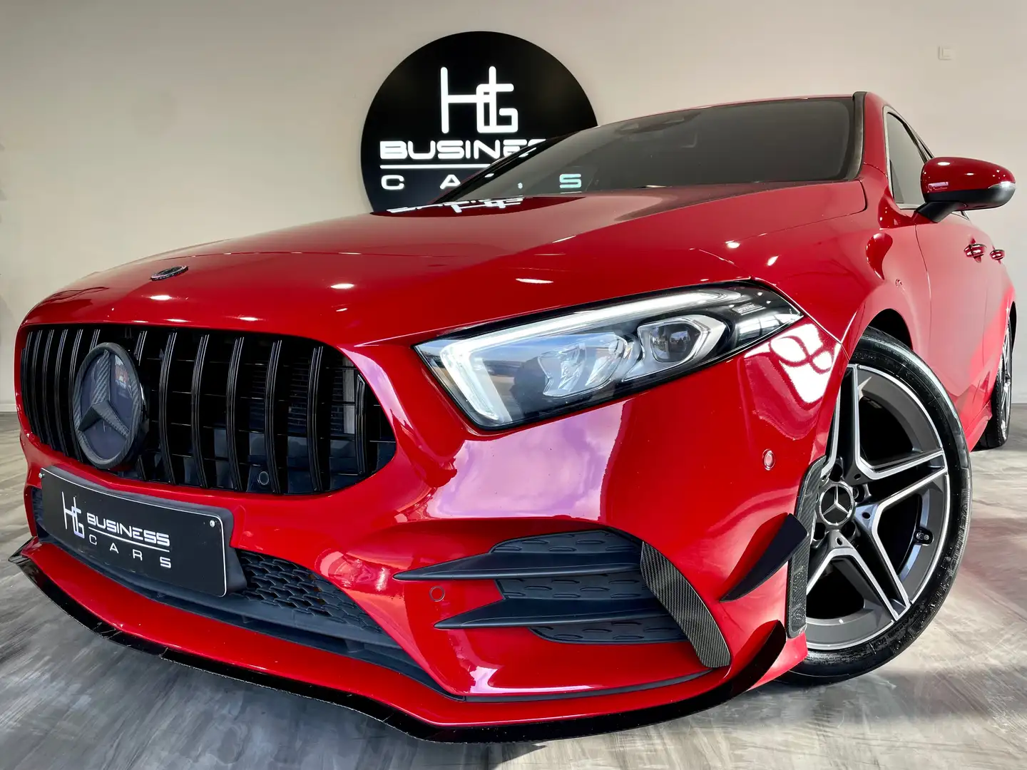 Mercedes-Benz A 200 LOOK A45 AMG/ PACK AMG/ LUM.D'AMBIANCE/ GPS/ LED Rouge - 1